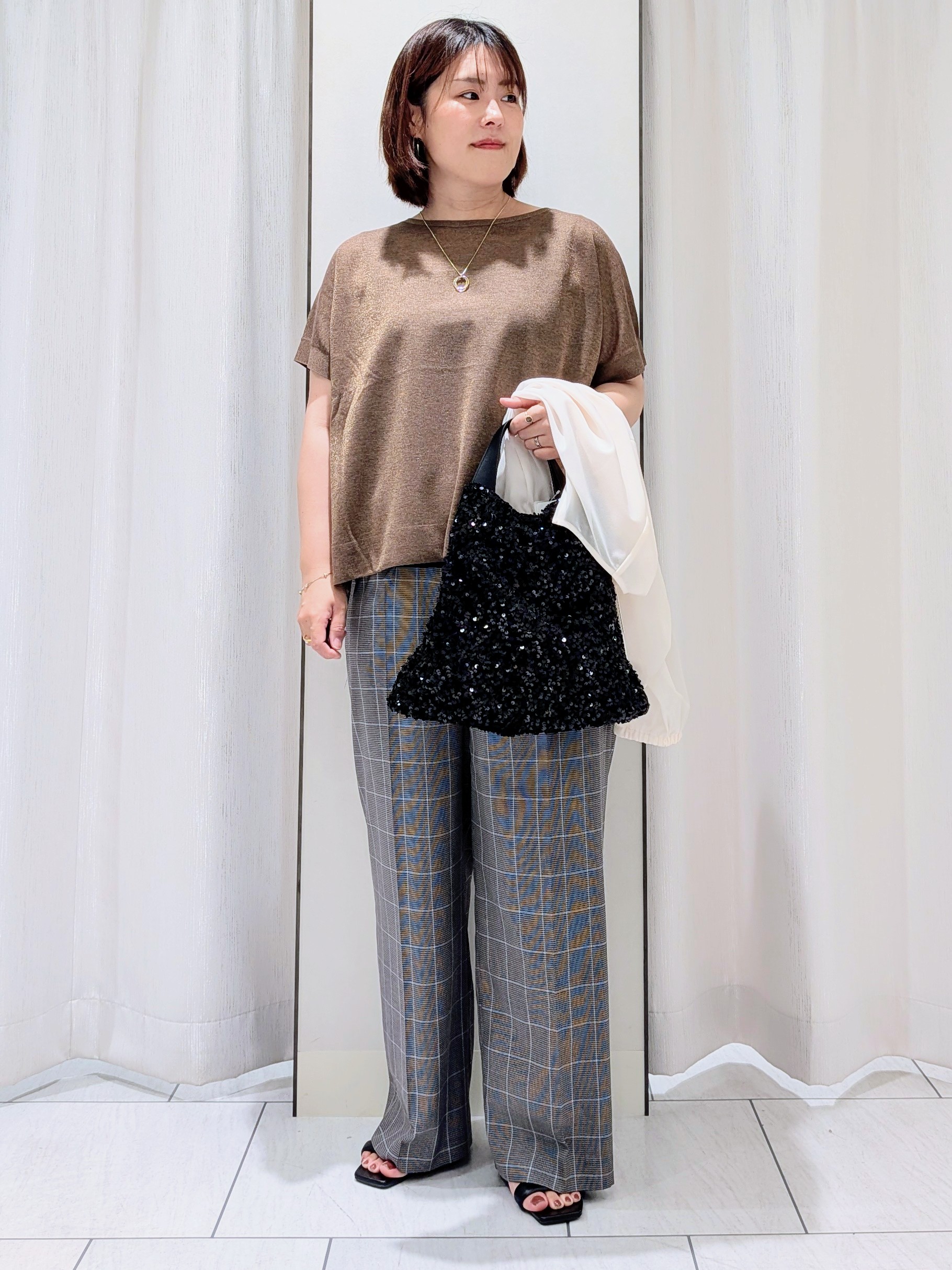 Onumaさんの「UNTITLED｜【アンサンブル可/品のある透け感】Tシャツ風ニットトップス」を使ったコーディネート