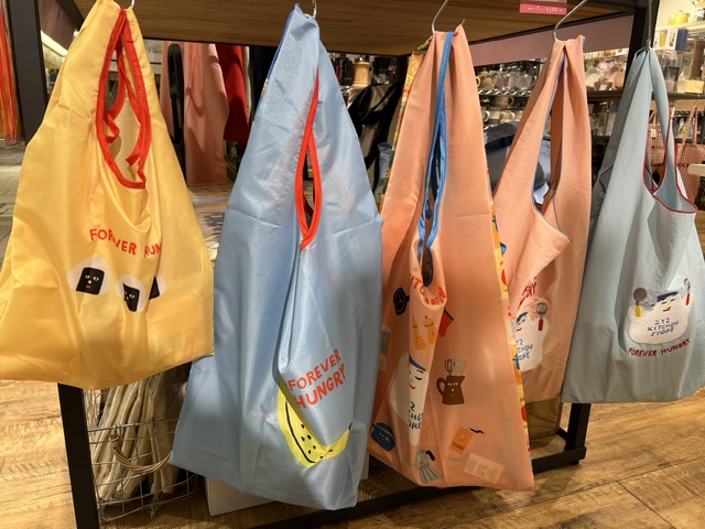 ゆきのさんの「212 KITCHEN STORE｜ダイカットさがらポーチ BEANS ＜HONGAMA ホンガマ＞」を使ったコーディネート