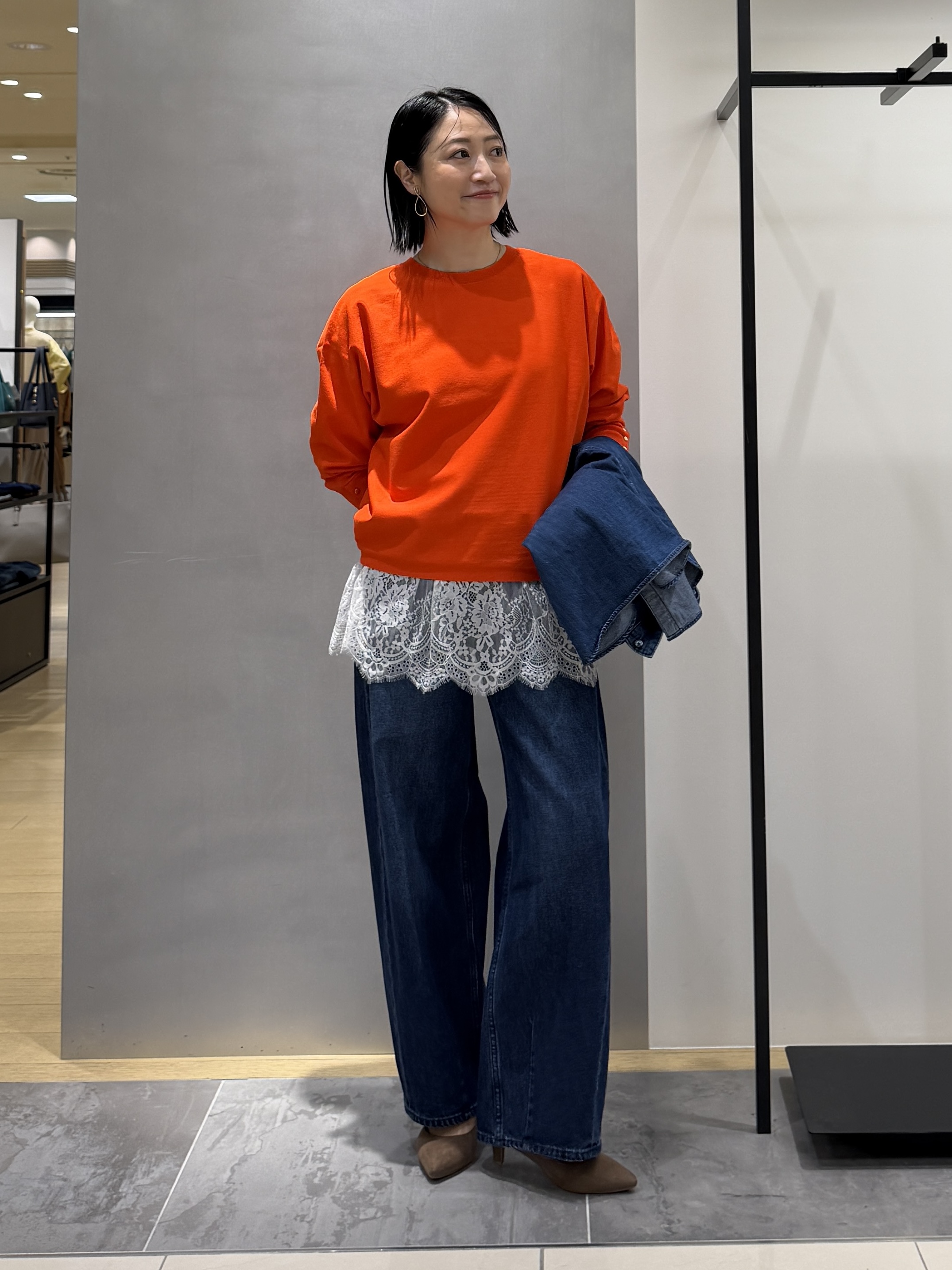 shihoさんの「INDIVI｜【選べる6色／ストレッチ◎】きれいめドルマンスリーブニット」を使ったコーディネート
