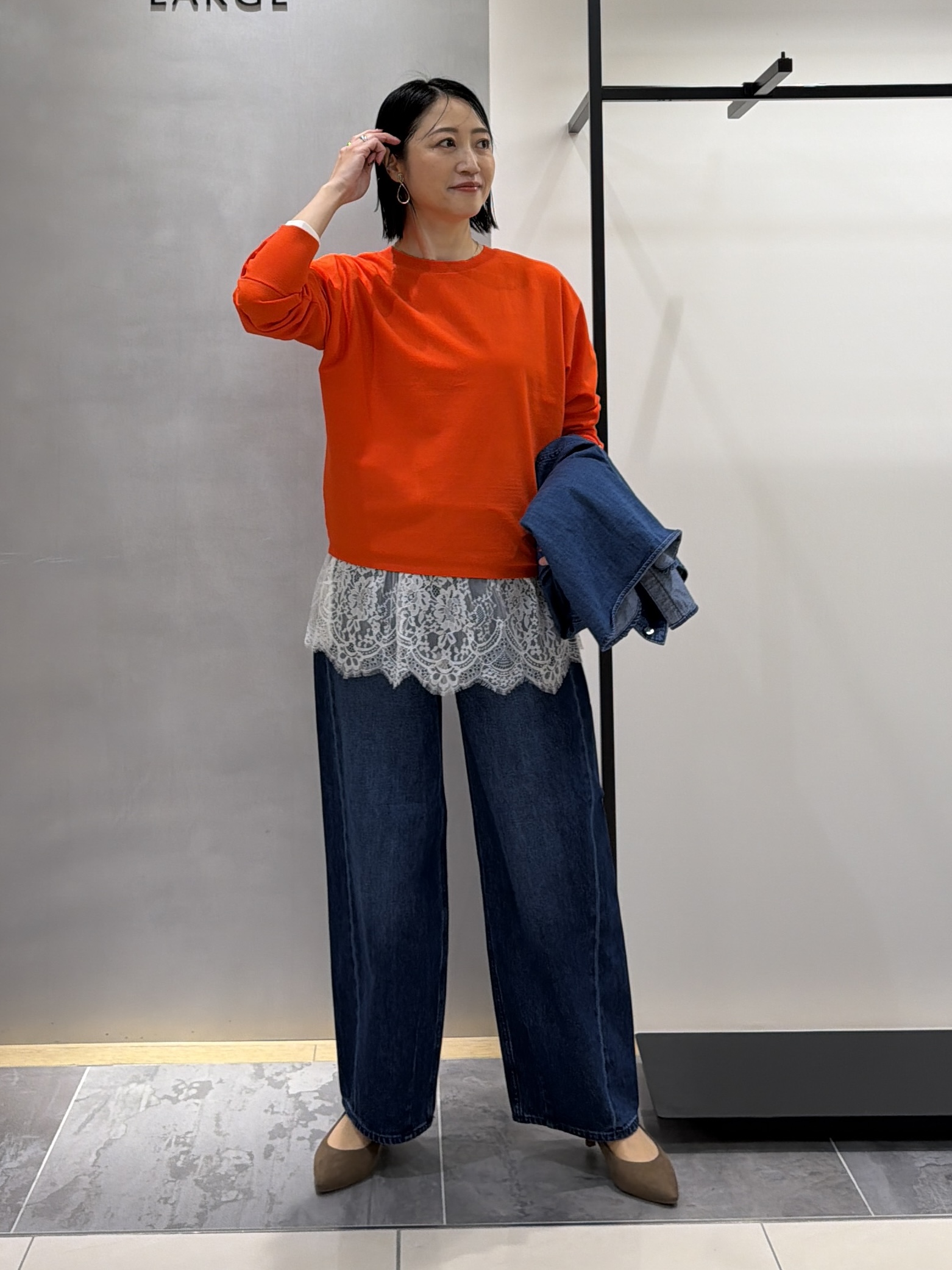 shihoさんの「INDIVI｜【選べる6色／ストレッチ◎】きれいめドルマンスリーブニット」を使ったコーディネート