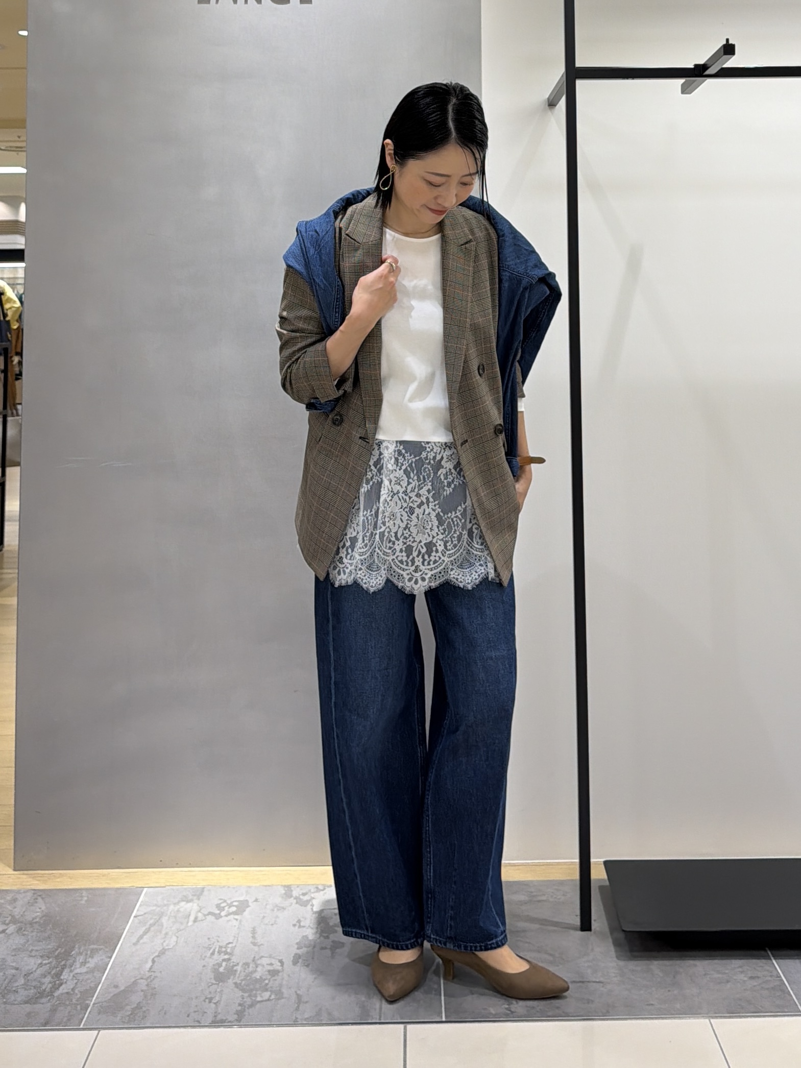 shihoさんの「INDIVI｜【洗濯機OK／ストレッチ◎】秋はじめのダブルジャケット」を使ったコーディネート