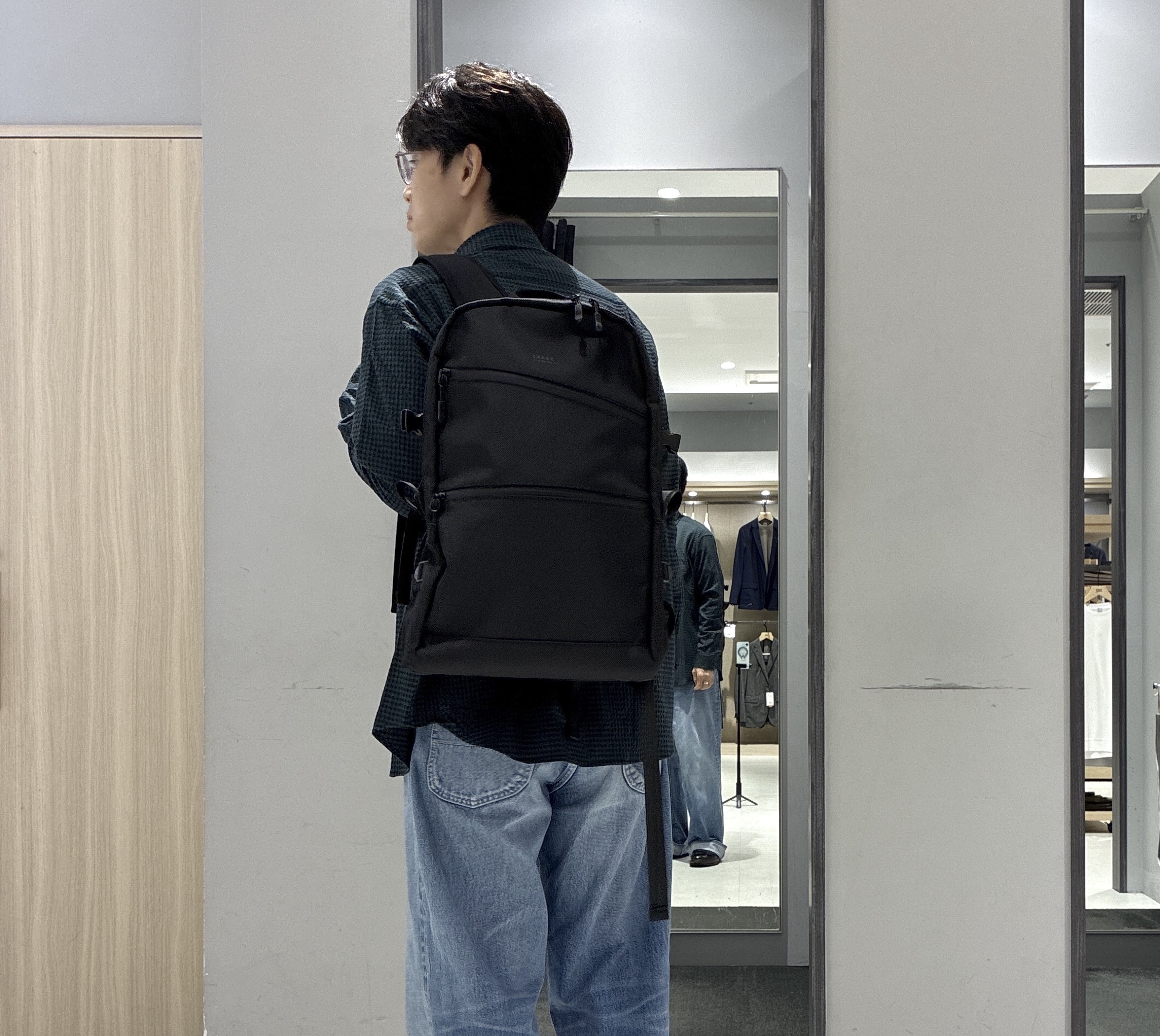 わいずみさんの「TAKEO KIKUCHI｜【抗菌防臭/シーズンレス】シアサッカーギンガムチェック ストレッチシャツ」を使ったコーディネート
