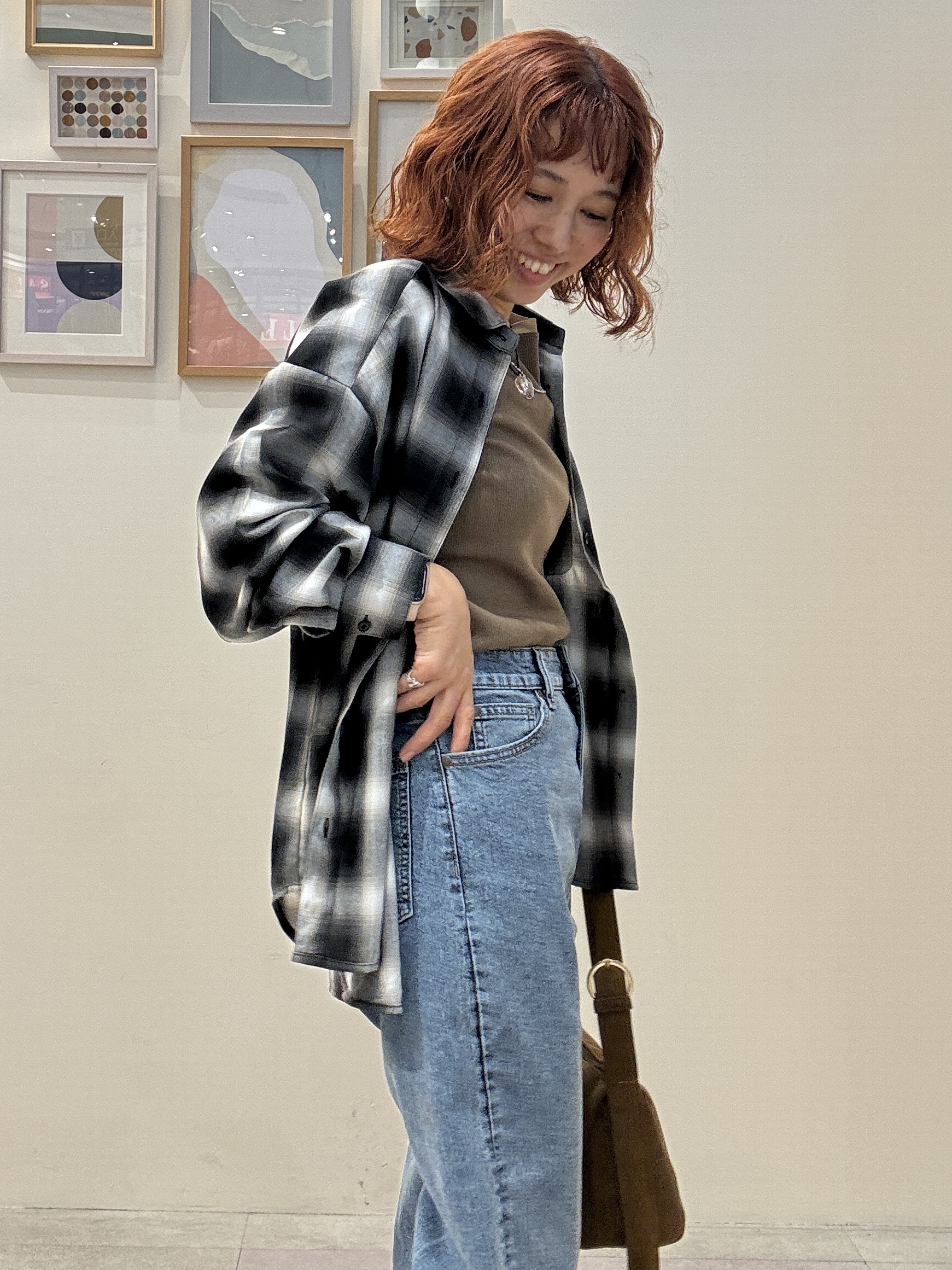たけぴさんの「SHOO･LA･RUE｜【洗濯後しわになりにくい/S-LL】選べる6パターン 羽織としても活躍する ベーシックシャツ」を使ったコーディネート