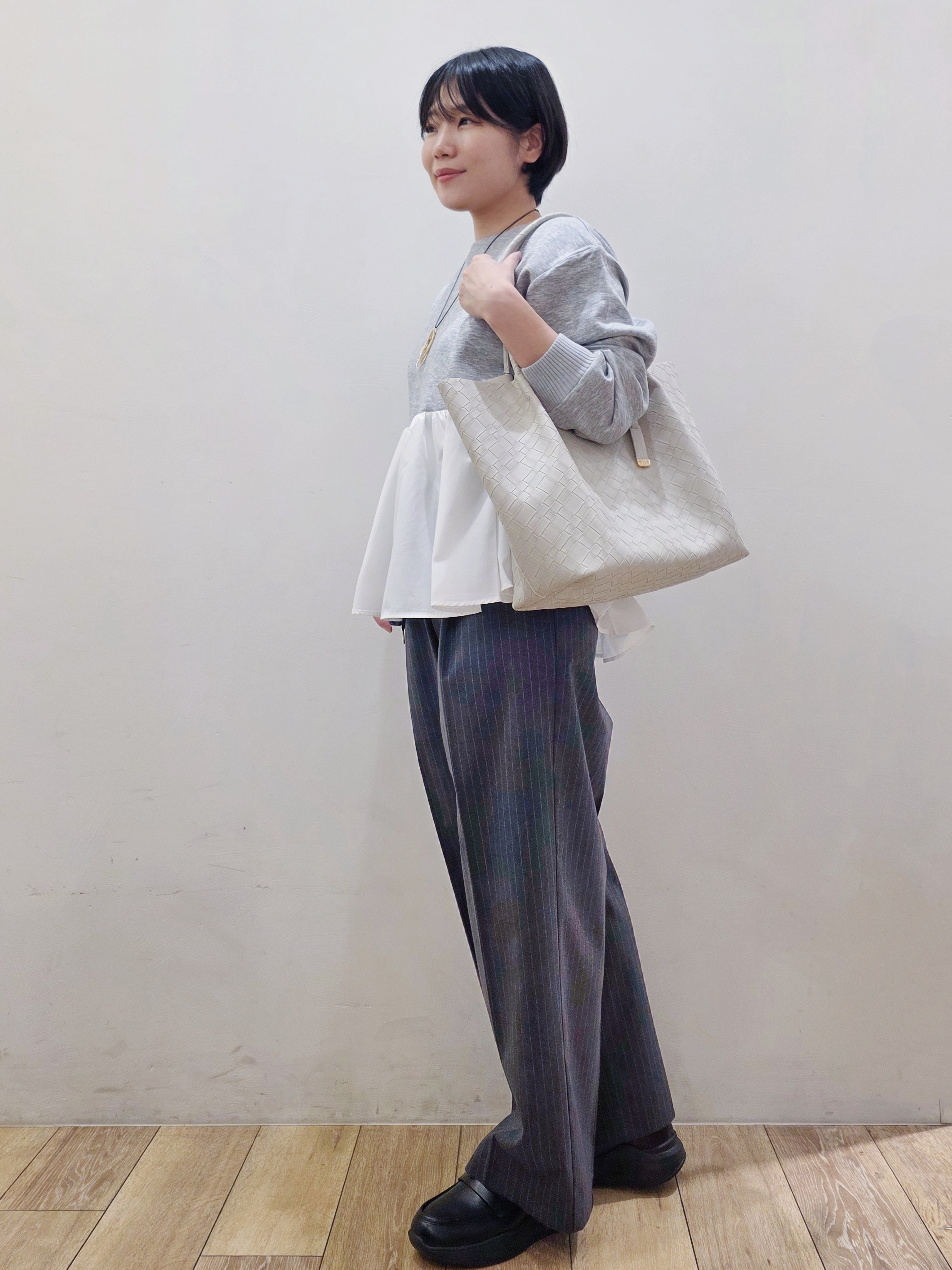 yuyuさんの「OPAQUE.CLIP｜ペプラムドッキングトップス【洗濯機OK】」を使ったコーディネート