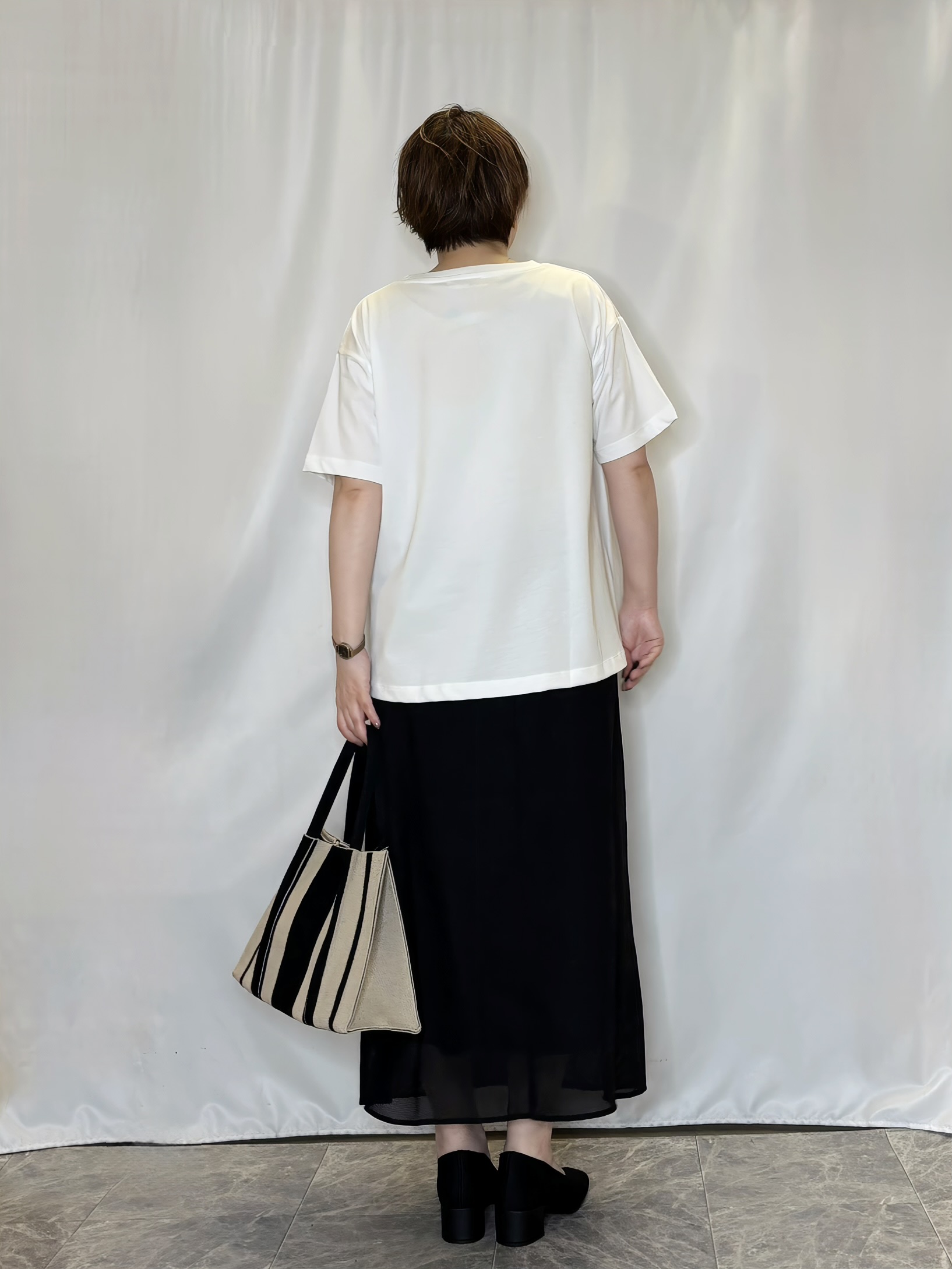 たみさんの「SHOO･LA･RUE｜【洗濯機可/体型カバー】プリントデザインが目を惹く 裾シャーリングTシャツ」を使ったコーディネート