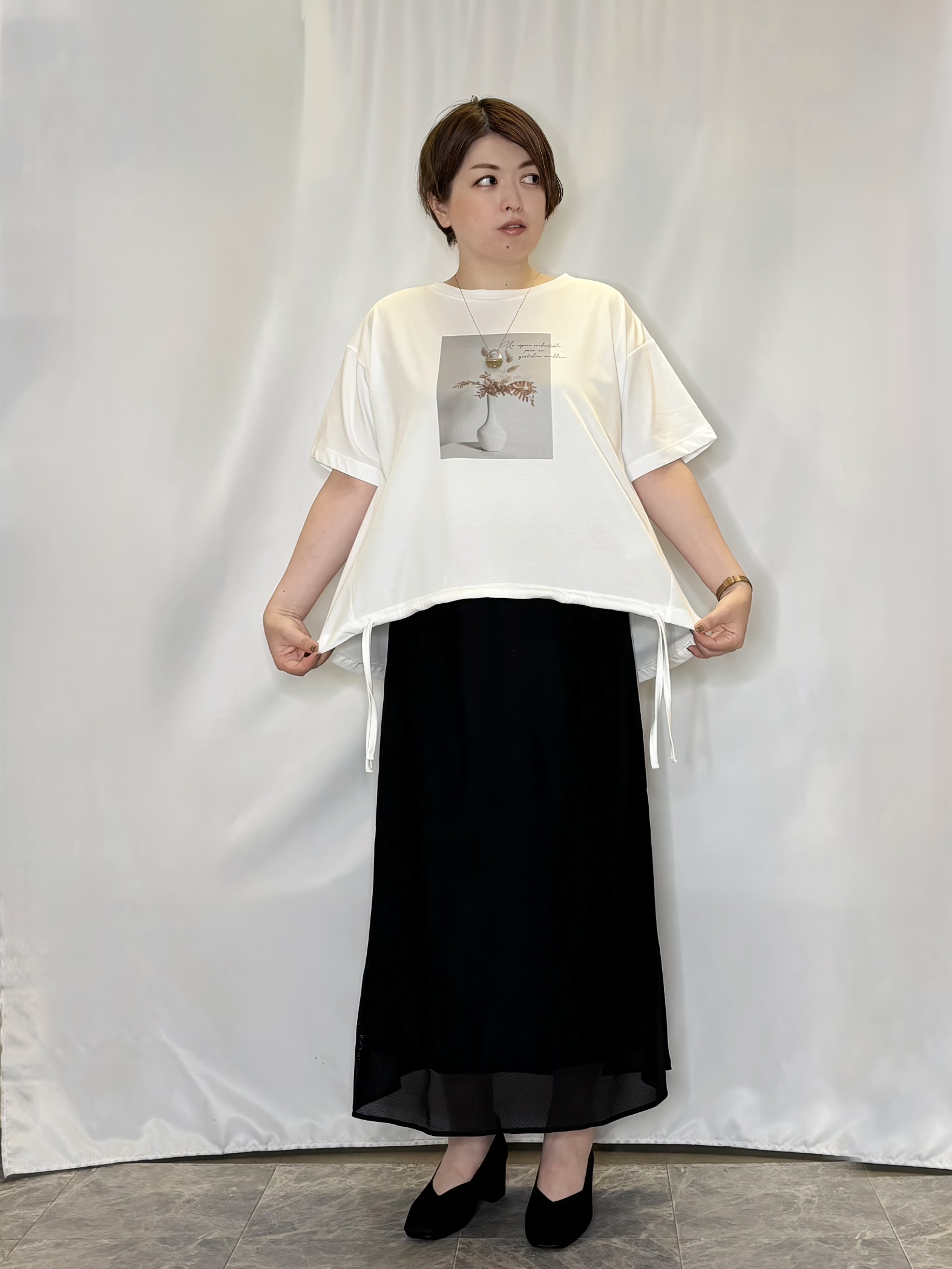たみさんの「SHOO･LA･RUE｜【洗濯機可/体型カバー】プリントデザインが目を惹く 裾シャーリングTシャツ」を使ったコーディネート