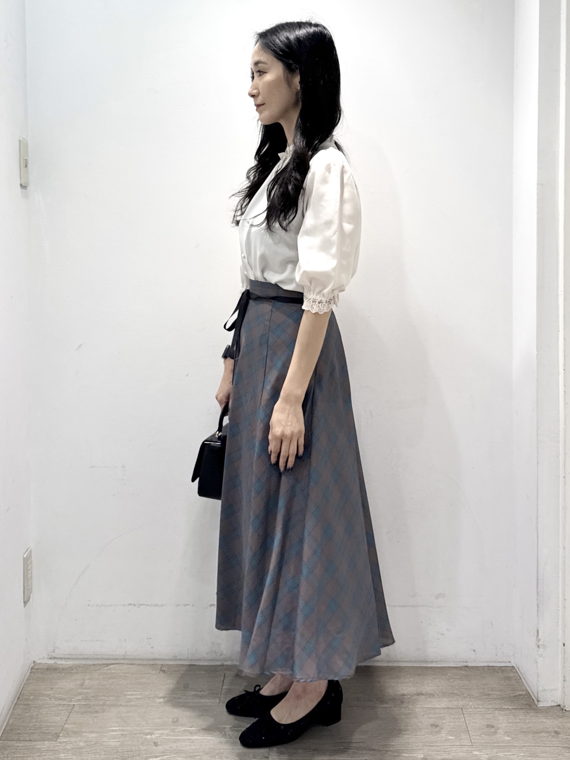 yuicciさんの「OPAQUE.CLIP｜【大人上品・前後2WAY】エンブロレース 5分袖ブラウス【洗濯機可】」を使ったコーディネート