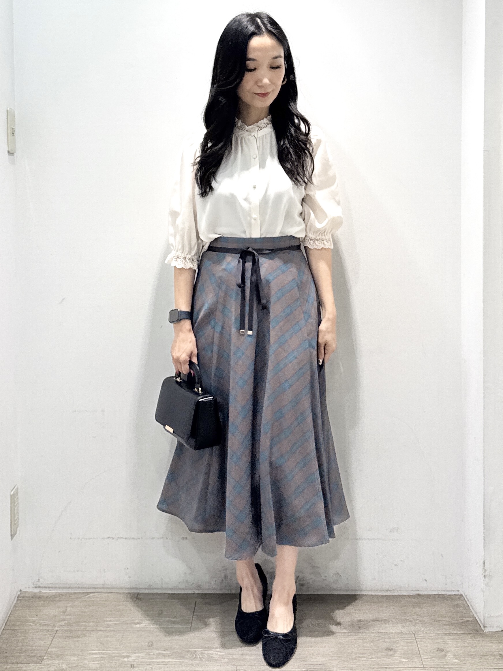yuicciさんの「OPAQUE.CLIP｜【大人上品・前後2WAY】エンブロレース 5分袖ブラウス【洗濯機可】」を使ったコーディネート