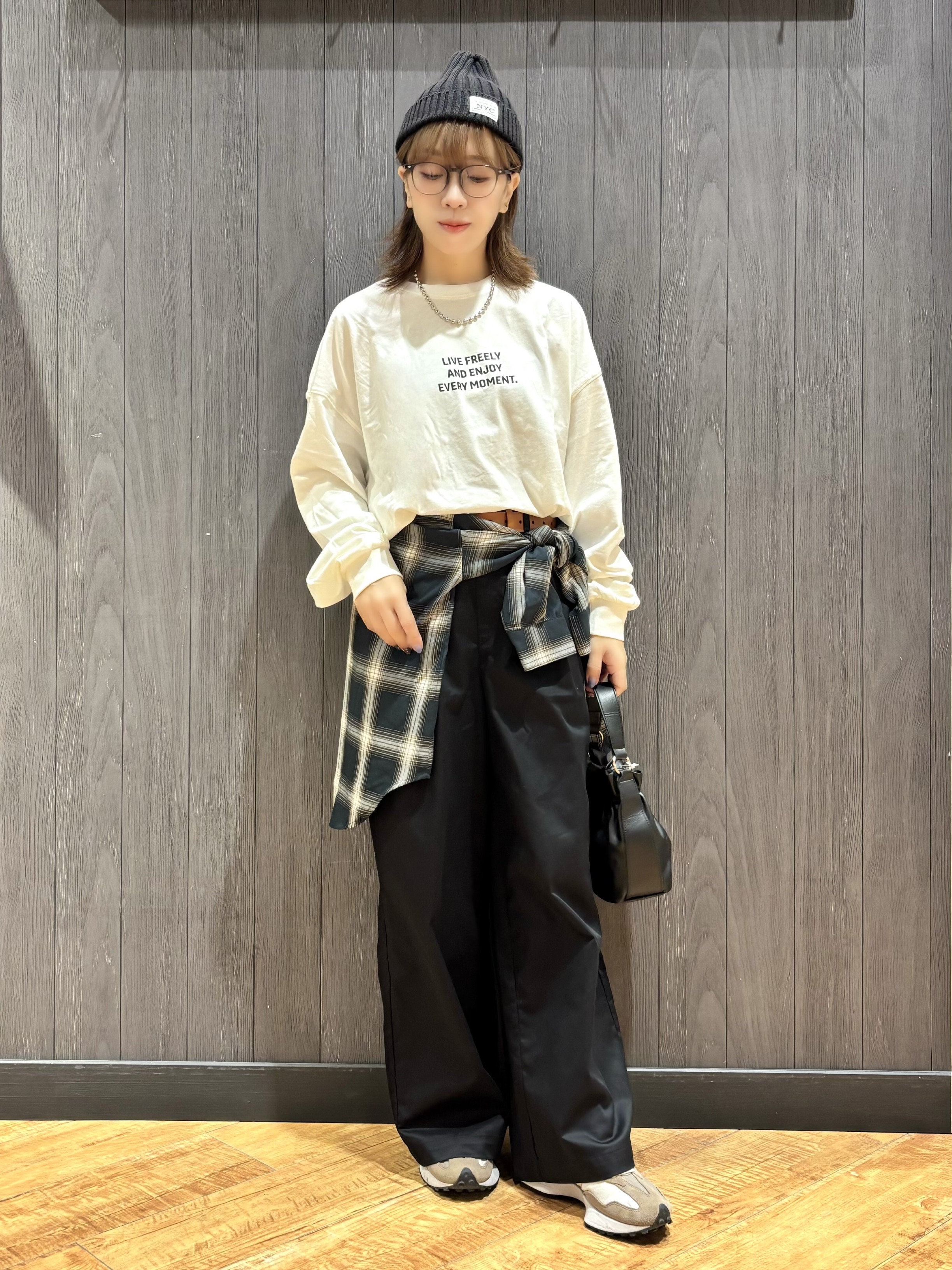 meiさんの「SHOO･LA･RUE｜【洗濯後しわになりにくい/S-LL】選べる6パターン 羽織としても活躍する ベーシックシャツ」を使ったコーディネート
