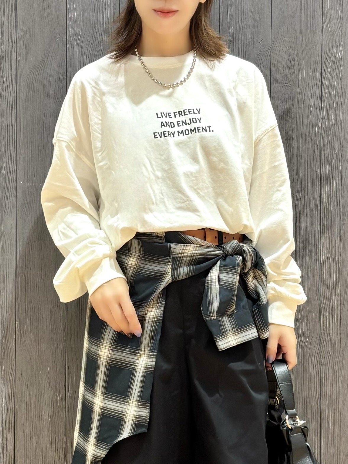 meiさんの「SHOO･LA･RUE｜【洗濯後しわになりにくい/S-LL】選べる6パターン 羽織としても活躍する ベーシックシャツ」を使ったコーディネート