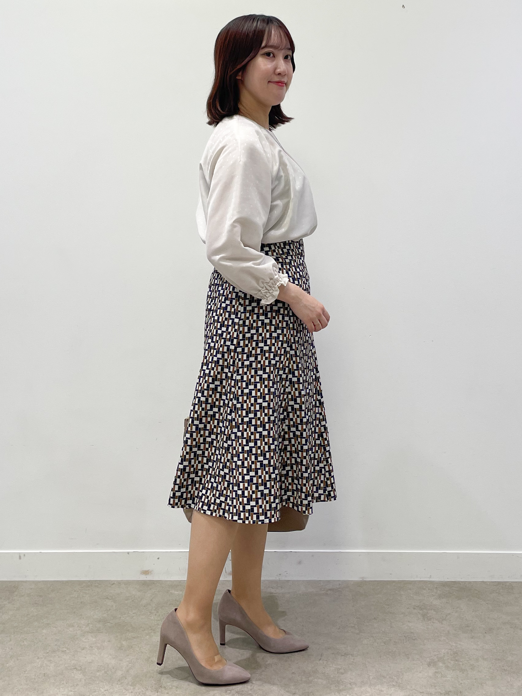 yukariさんの「Reflect｜タックデザイン ラグランスリーブブラウス」を使ったコーディネート