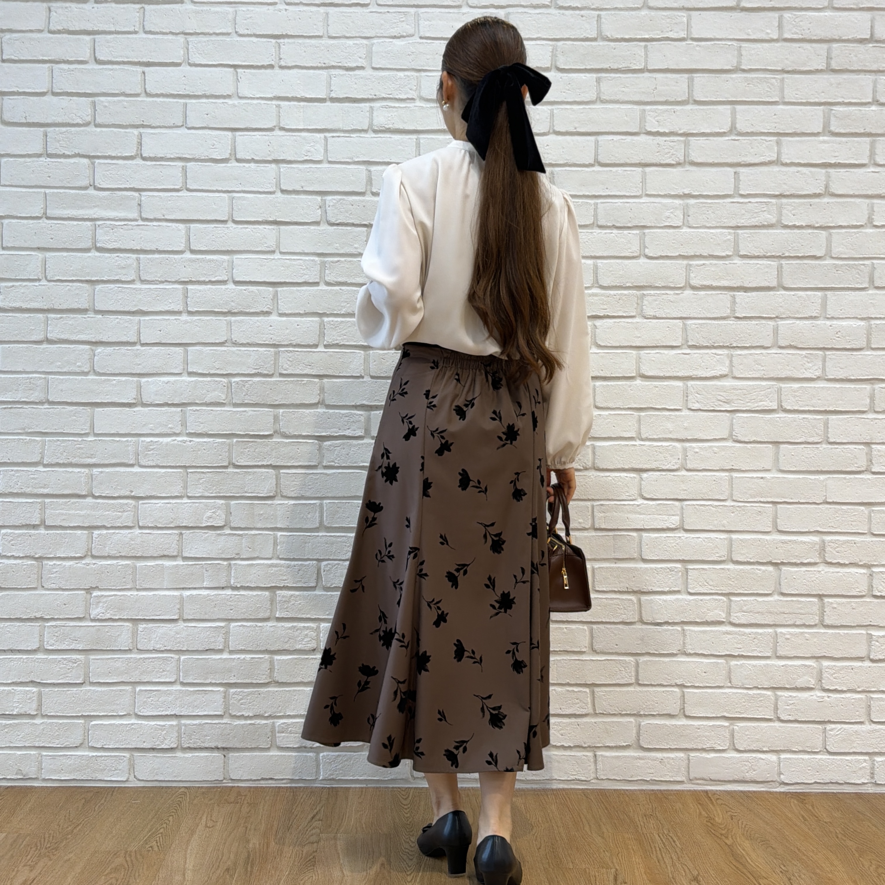 makiさんの「Couture brooch｜【デコルテ美しく】ハートネック テレコトップス」を使ったコーディネート