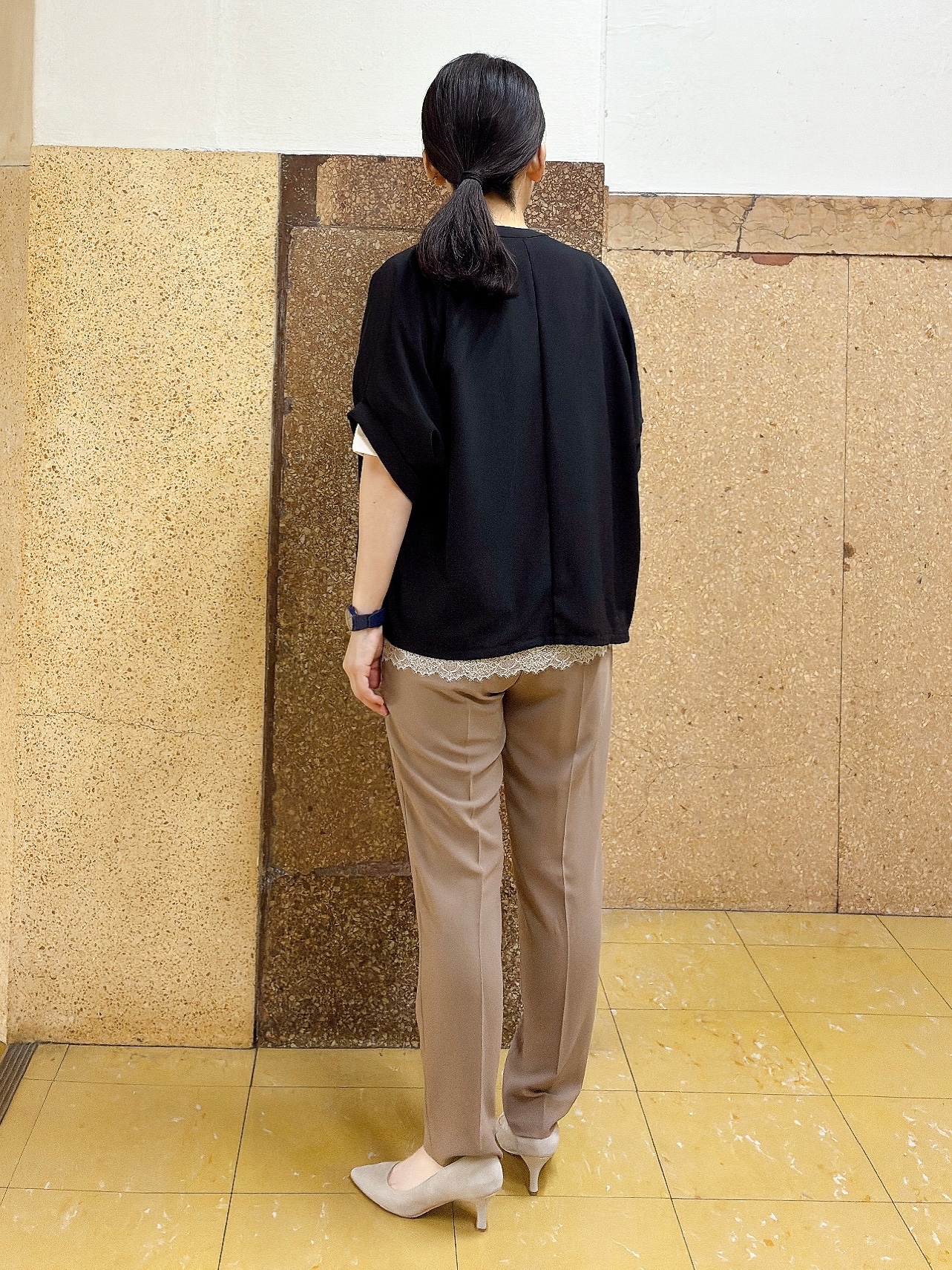 hattoriさんの「INDIVI｜【汗ジミ防止／接触冷感】裾レースドルマンTシャツ」を使ったコーディネート