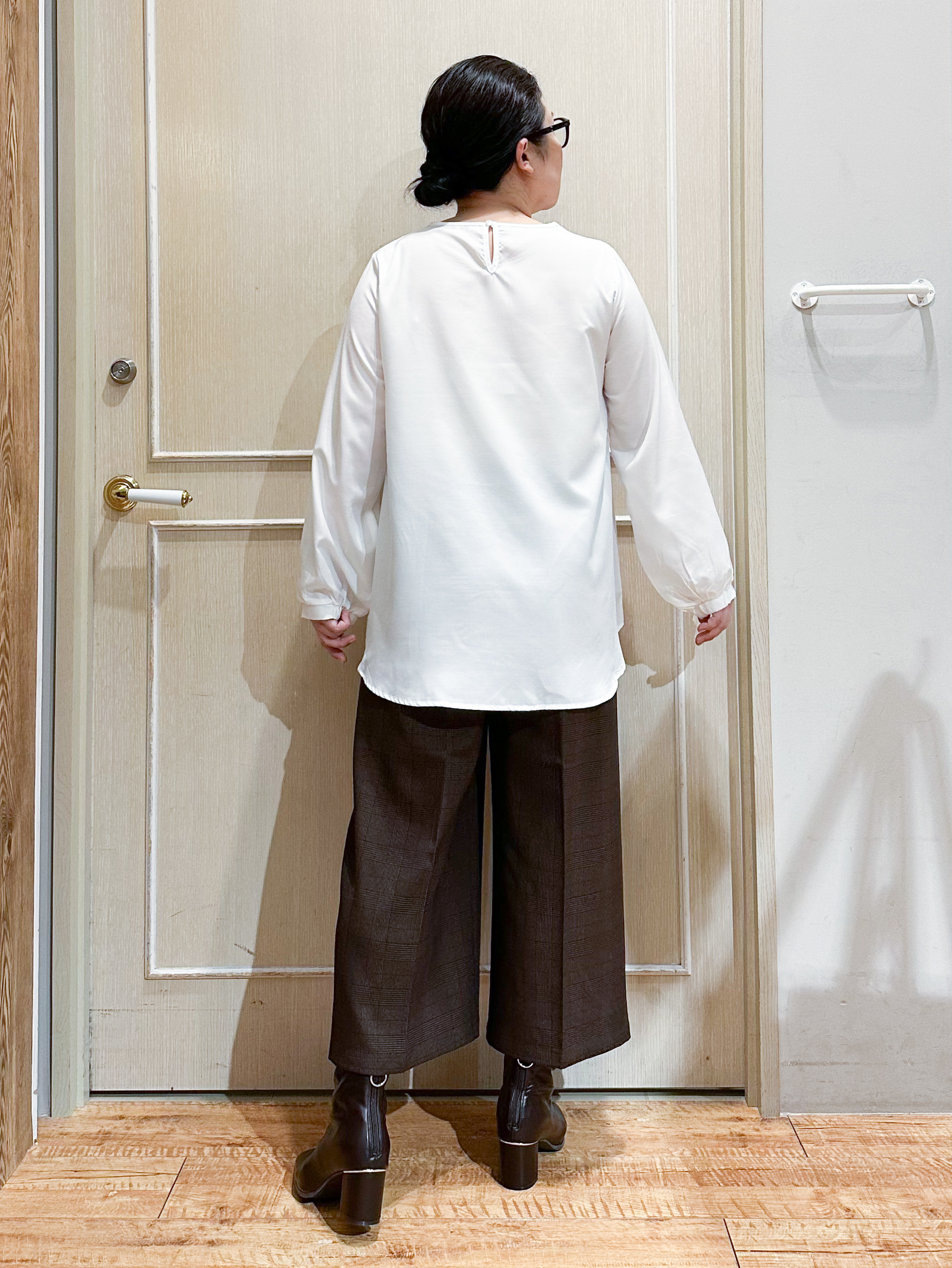 umeさんの「SHOO･LA･RUE｜【2点セット/S-LL】着回し自在 スポンディッシュニットベスト＆フレアシャツ」を使ったコーディネート