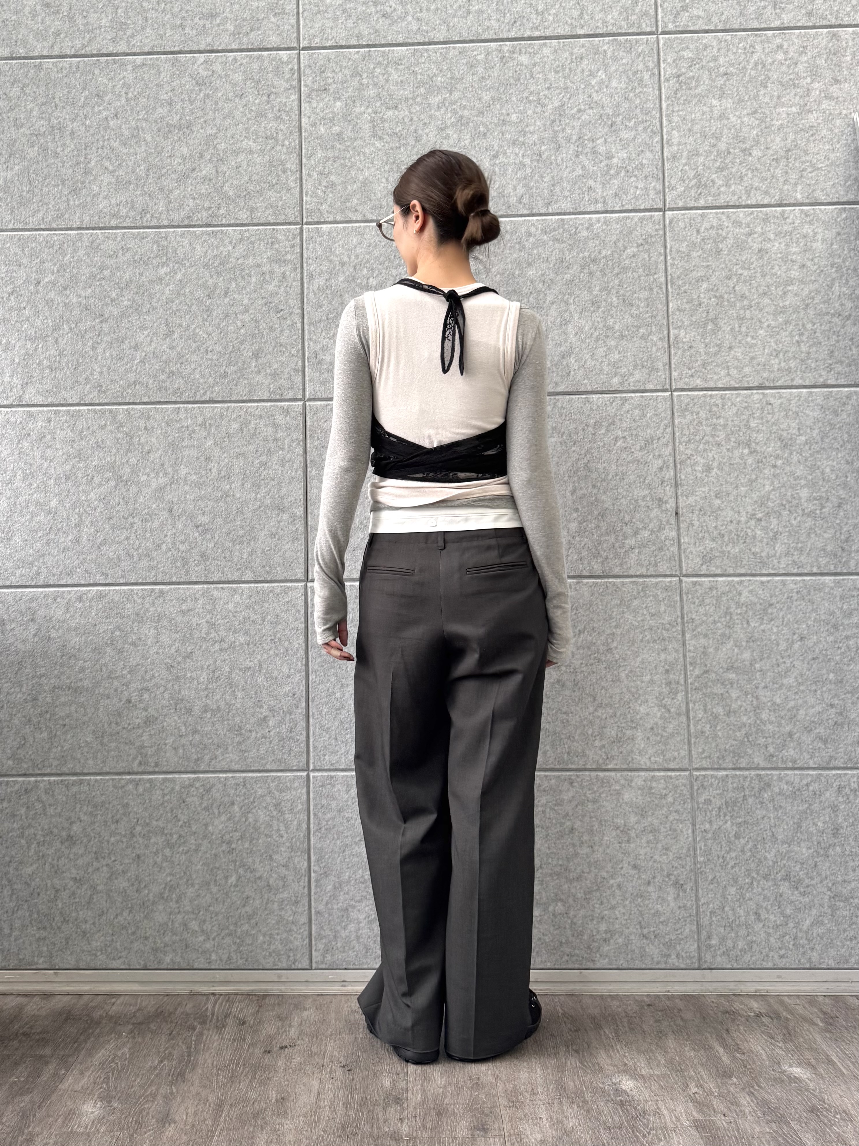 uchi__yamaさんの「CODE A｜turn up chic trousers」を使ったコーディネート
