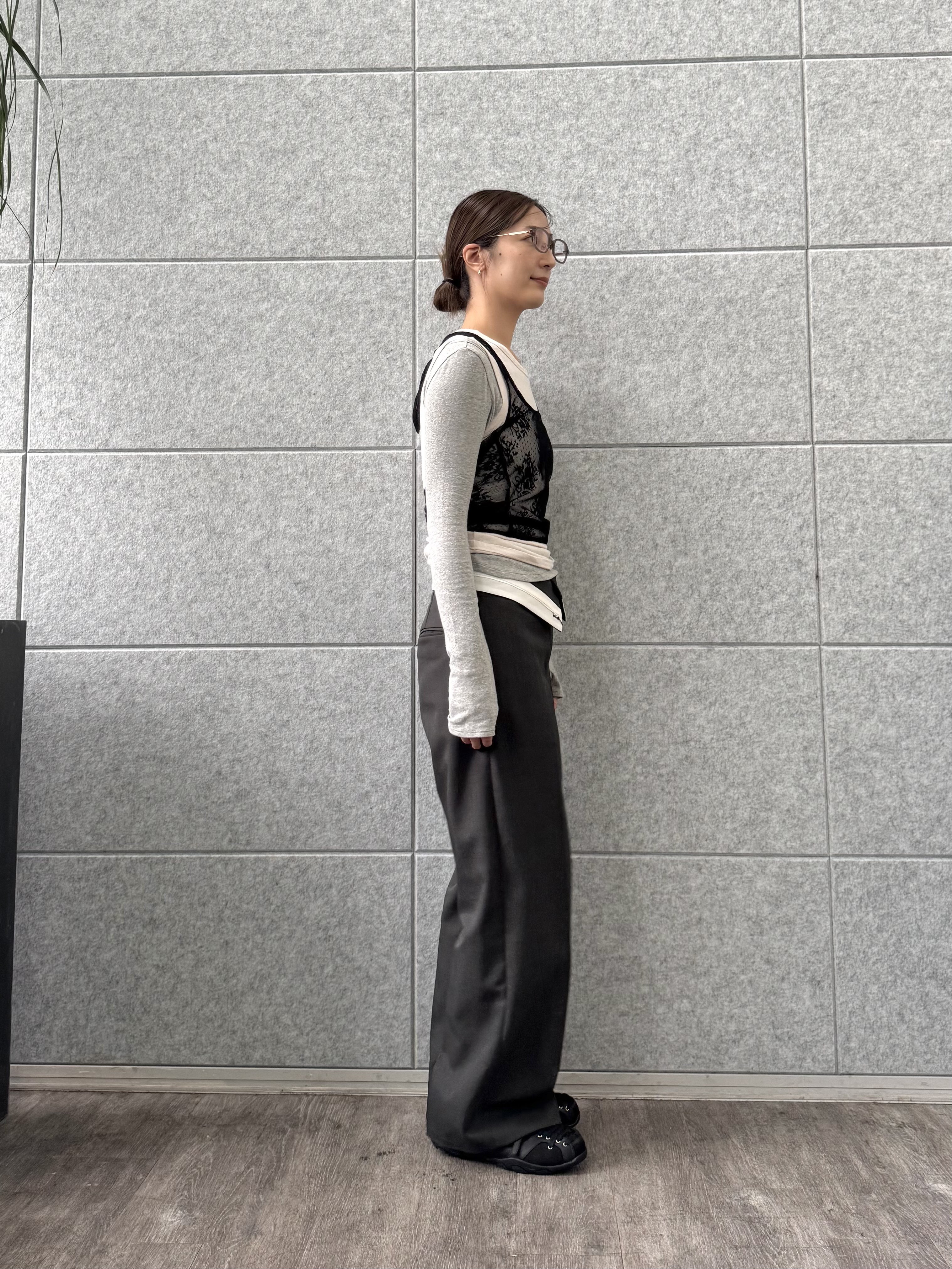uchi__yamaさんの「CODE A｜turn up chic trousers」を使ったコーディネート