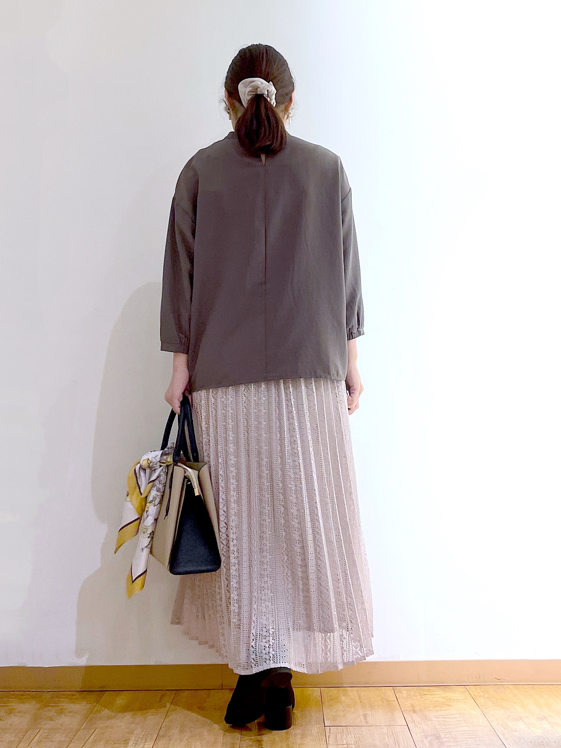 かのさんの「SHOO･LA･RUE｜【S-LL/洗濯機可】1枚で華やかに フロントレース7分袖ブラウス」を使ったコーディネート