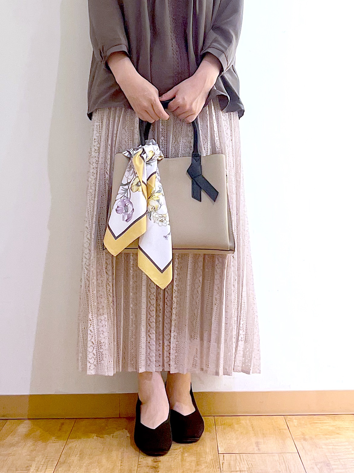 かのさんの「SHOO･LA･RUE｜【S-LL/洗濯機可】1枚で華やかに フロントレース7分袖ブラウス」を使ったコーディネート