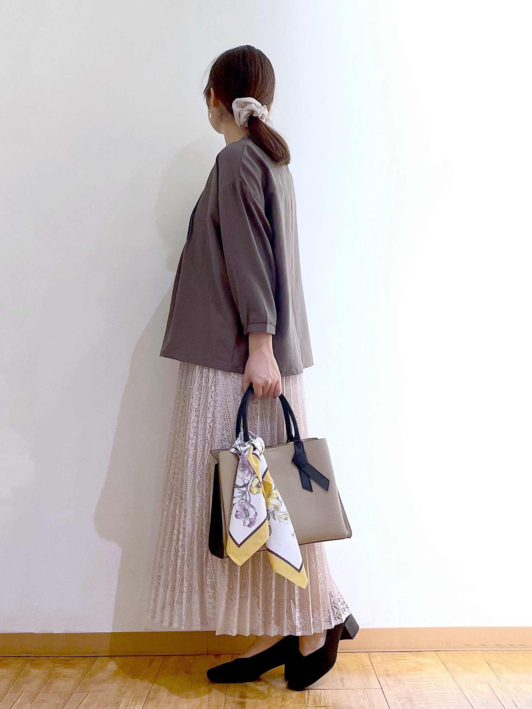 かのさんの「SHOO･LA･RUE｜【S-LL/洗濯機可】1枚で華やかに フロントレース7分袖ブラウス」を使ったコーディネート