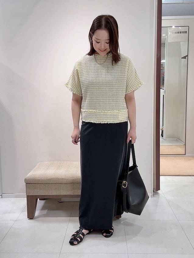 YUIさんの「UNTITLED｜◆ファンシーツイードブラウス」を使ったコーディネート
