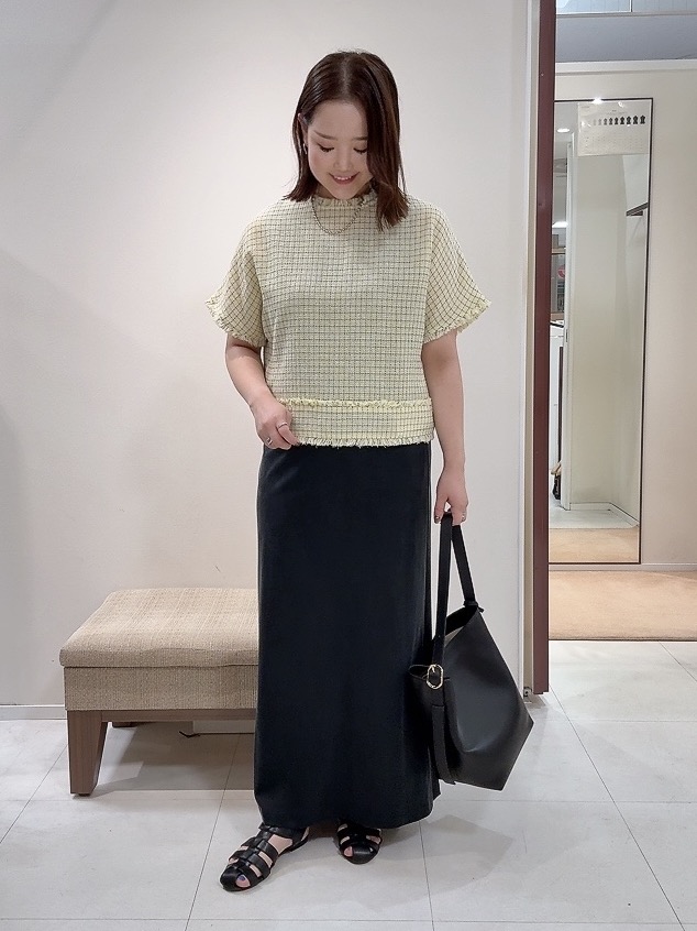 YUIさんの「UNTITLED｜◆ファンシーツイードブラウス」を使ったコーディネート