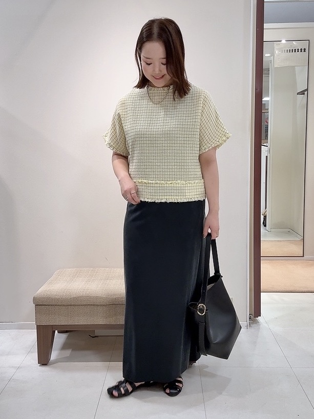 YUIさんの「UNTITLED｜◆ファンシーツイードブラウス」を使ったコーディネート