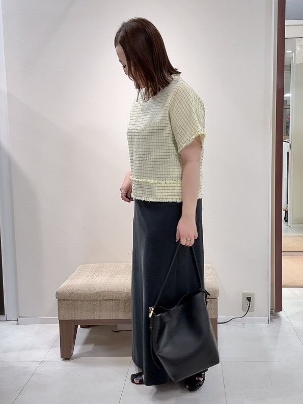 YUIさんの「UNTITLED｜◆ファンシーツイードブラウス」を使ったコーディネート