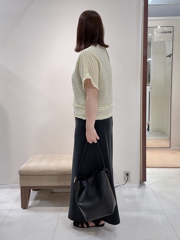 YUIさんの「UNTITLED｜◆ファンシーツイードブラウス」を使ったコーディネート