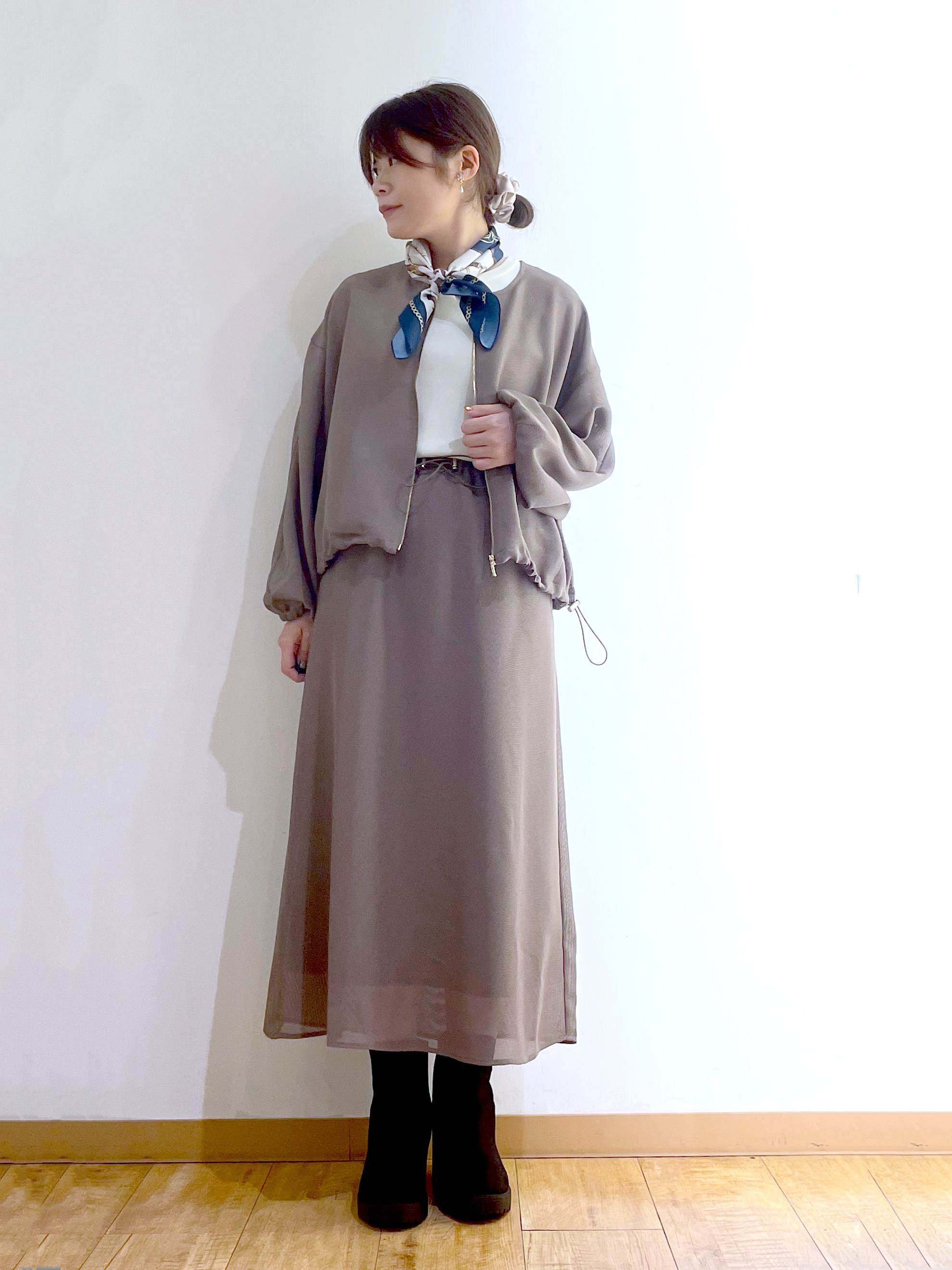 かのさんの「SHOO･LA･RUE｜【通気性〇/セットアップ可/洗濯機可】メッシュドルマン ジップブルゾン」を使ったコーディネート