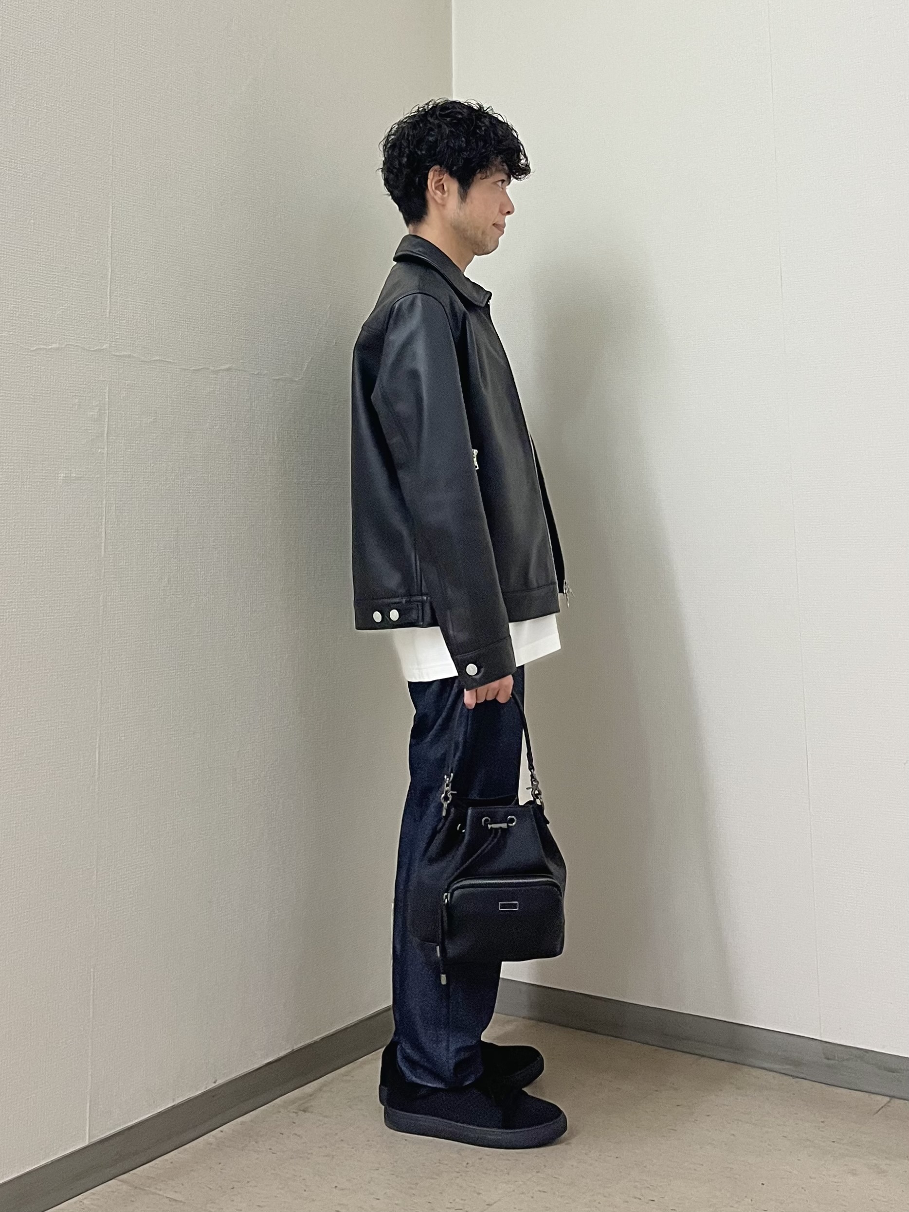 URAさんの「TAKEO KIKUCHI｜【BOWLER HAT LABEL】シングルレザーライダースジャケット」を使ったコーディネート