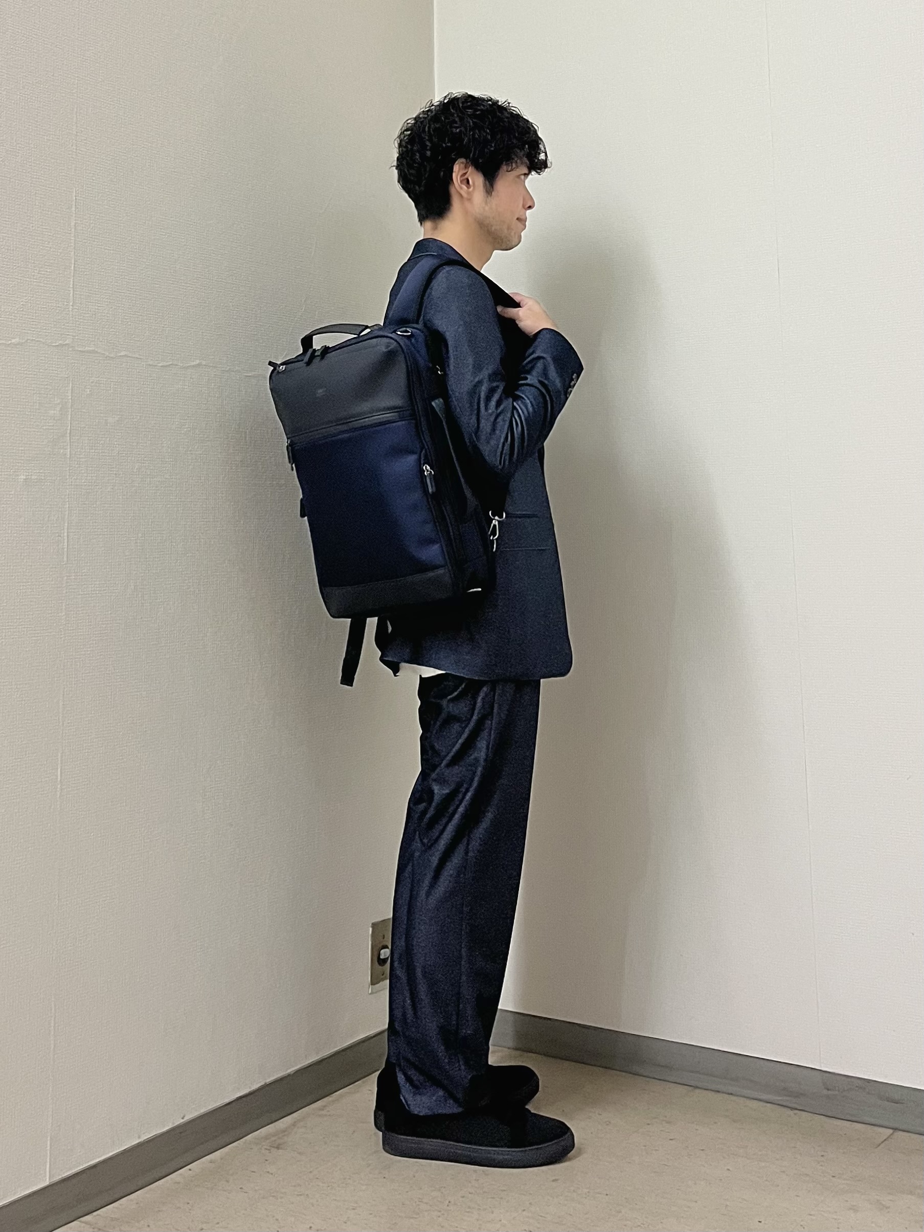 URAさんの「TAKEO KIKUCHI｜【360&deg;ストレッチ】デニムライクジャージ ジャケット」を使ったコーディネート