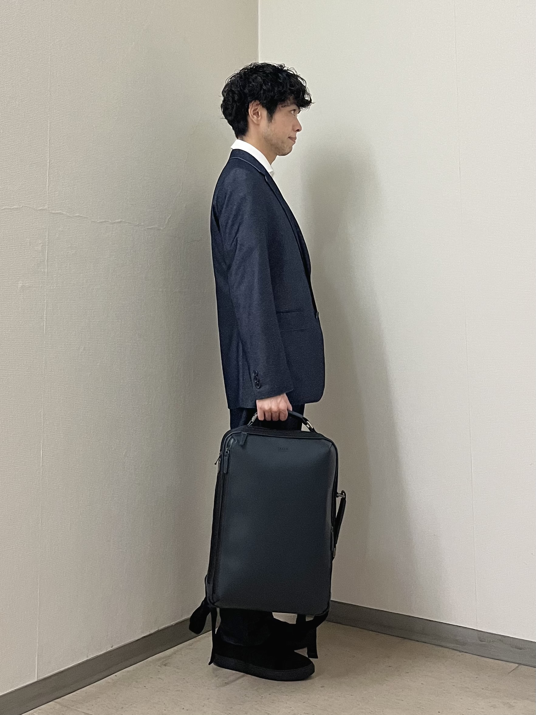 URAさんの「TAKEO KIKUCHI｜【360&deg;ストレッチ】デニムライクジャージ ジャケット」を使ったコーディネート