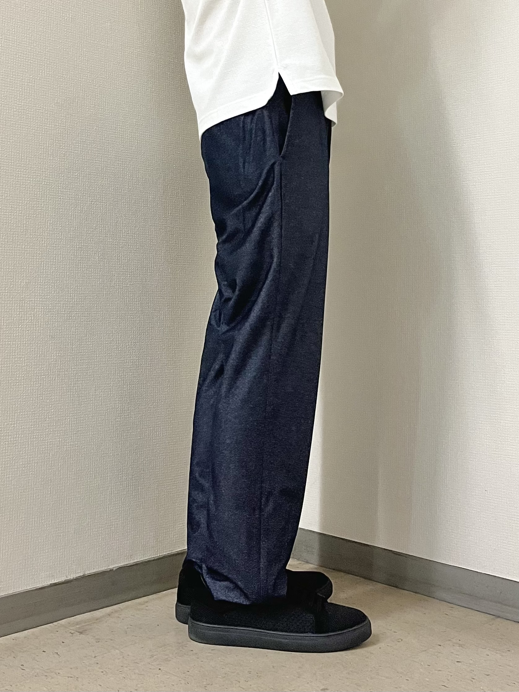 URAさんの「TAKEO KIKUCHI｜【360&deg;ストレッチ】デニムライクジャージ ジャケット」を使ったコーディネート