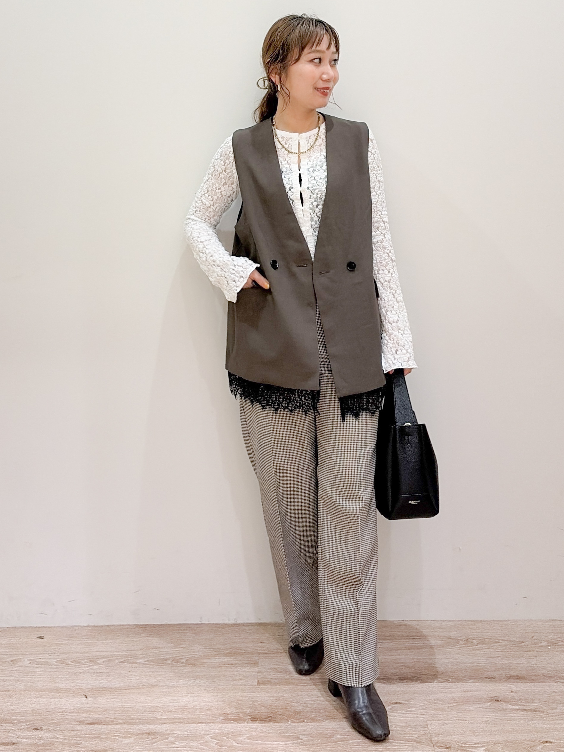 risayanさんの「OPAQUE.CLIP｜裾レースVネックジレ【2WAY ／洗濯機OK】」を使ったコーディネート