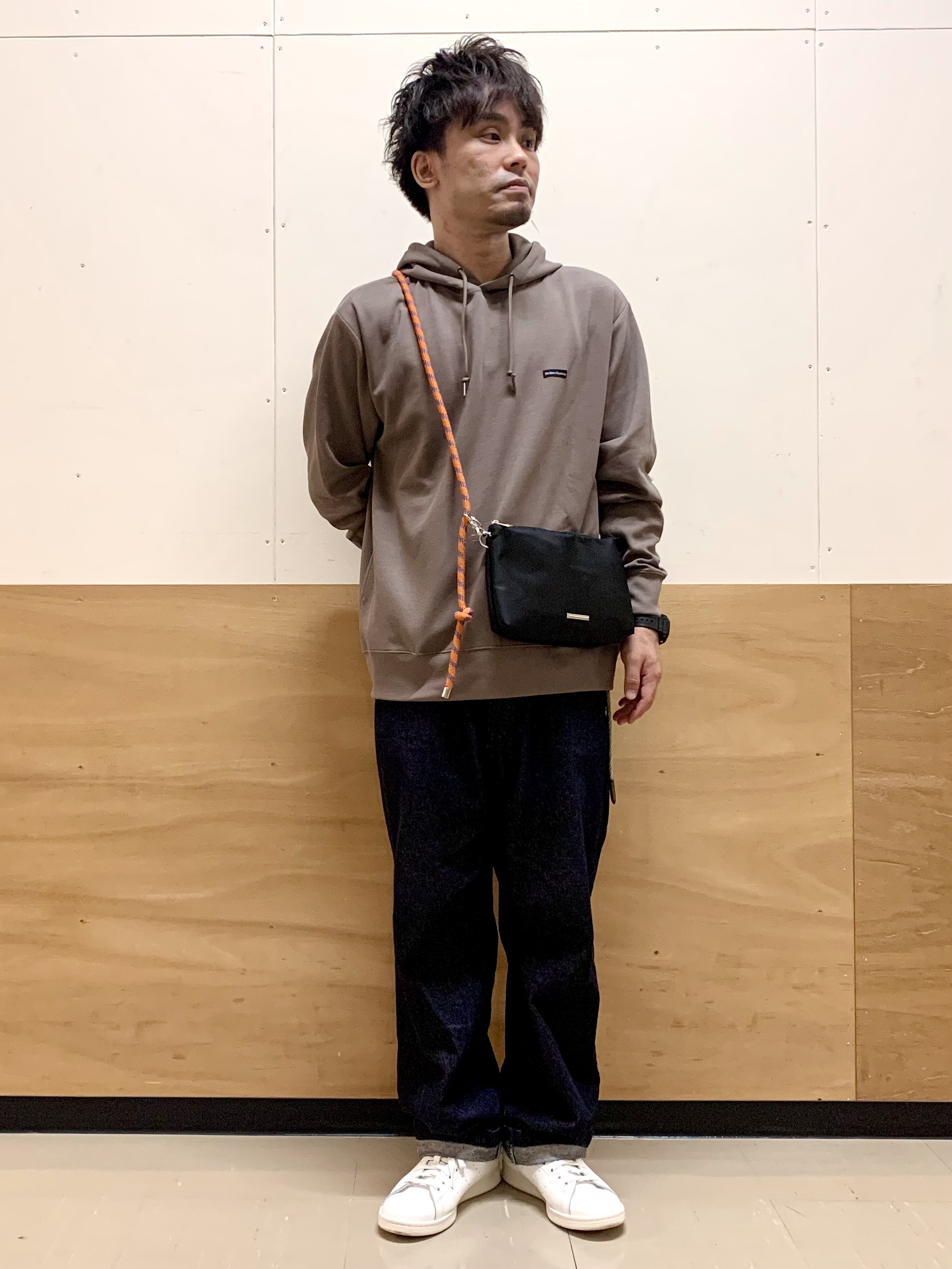 MATUさんの「THE SHOP TK｜【洗濯機OK／ユニセックス】ダンボール ロゴパーカ」を使ったコーディネート
