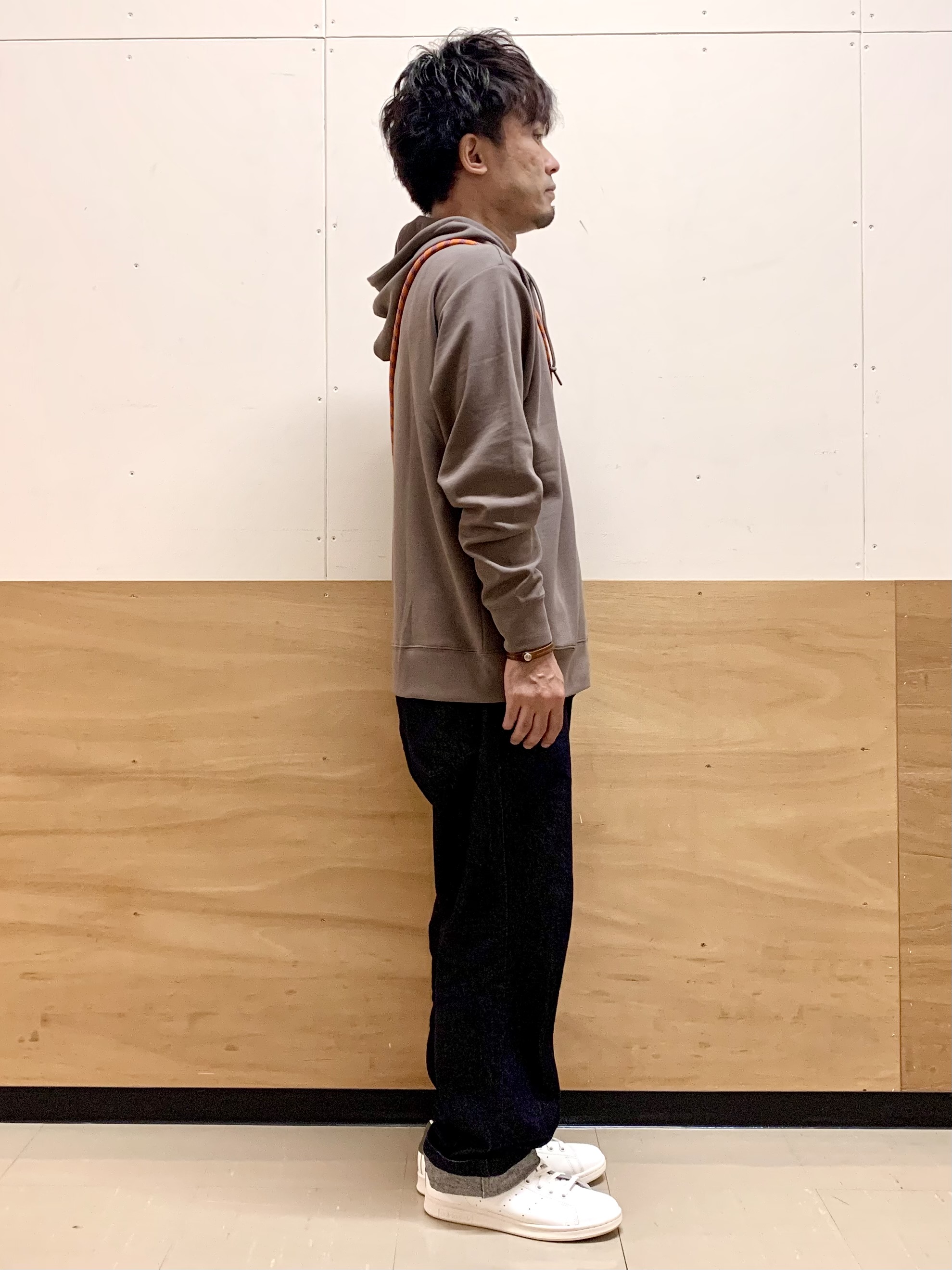 MATUさんの「THE SHOP TK｜【洗濯機OK／ユニセックス】ダンボール ロゴパーカ」を使ったコーディネート