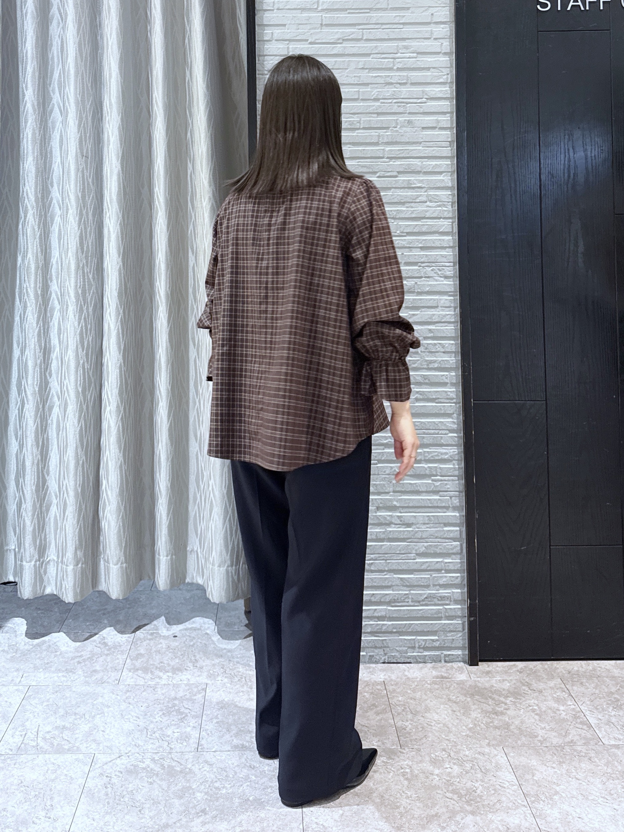 chさんの「THE SHOP TK｜POLO BCS/チェックスカーフ付きブラウス」を使ったコーディネート