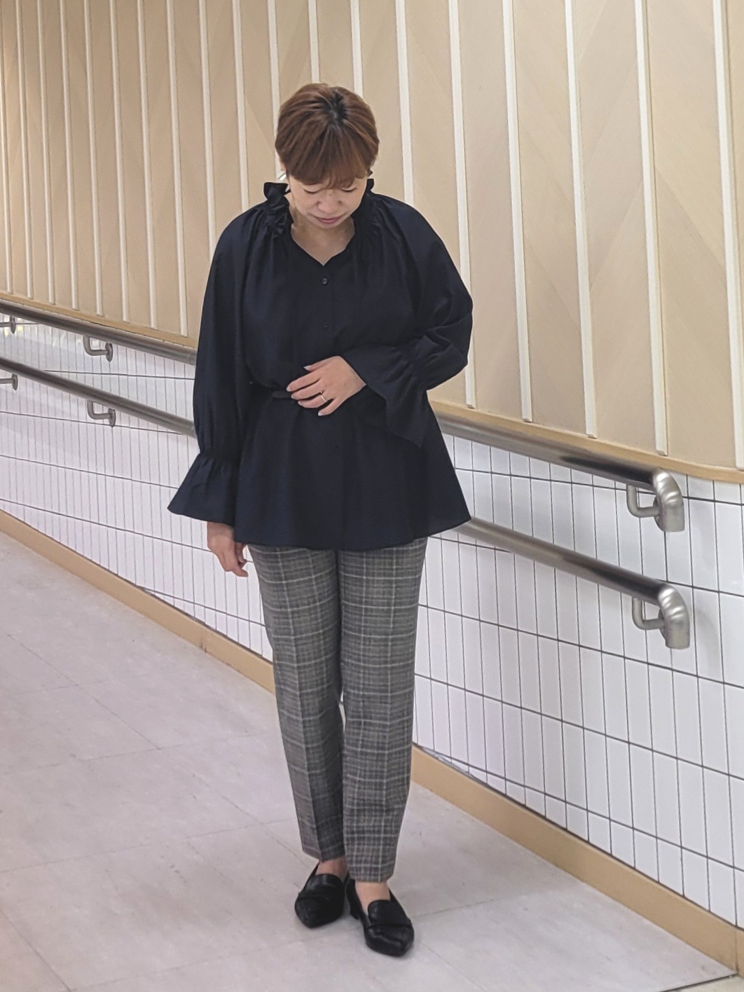 tomoさんの「COUP DE CHANCE｜【手洗い可】ギャザーフリルブラウス」を使ったコーディネート