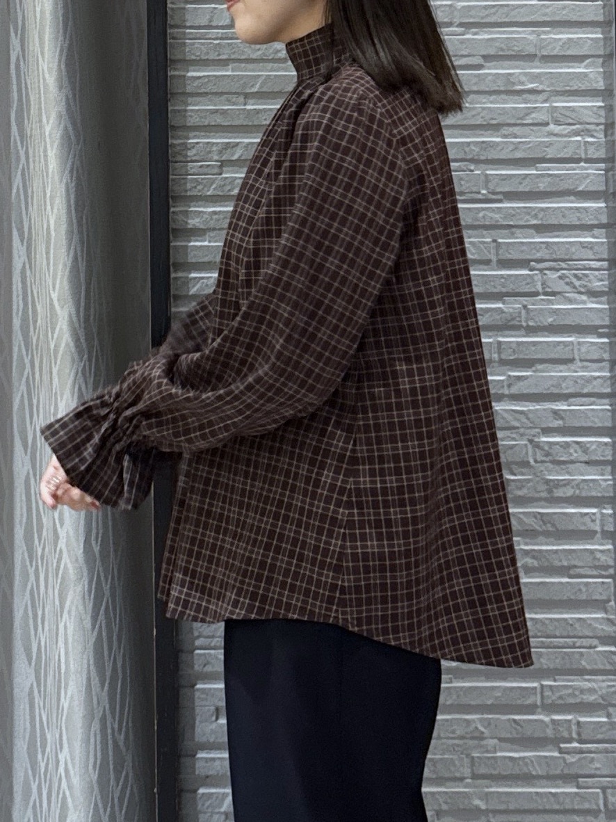 chさんの「THE SHOP TK｜POLO BCS/チェックスカーフ付きブラウス」を使ったコーディネート