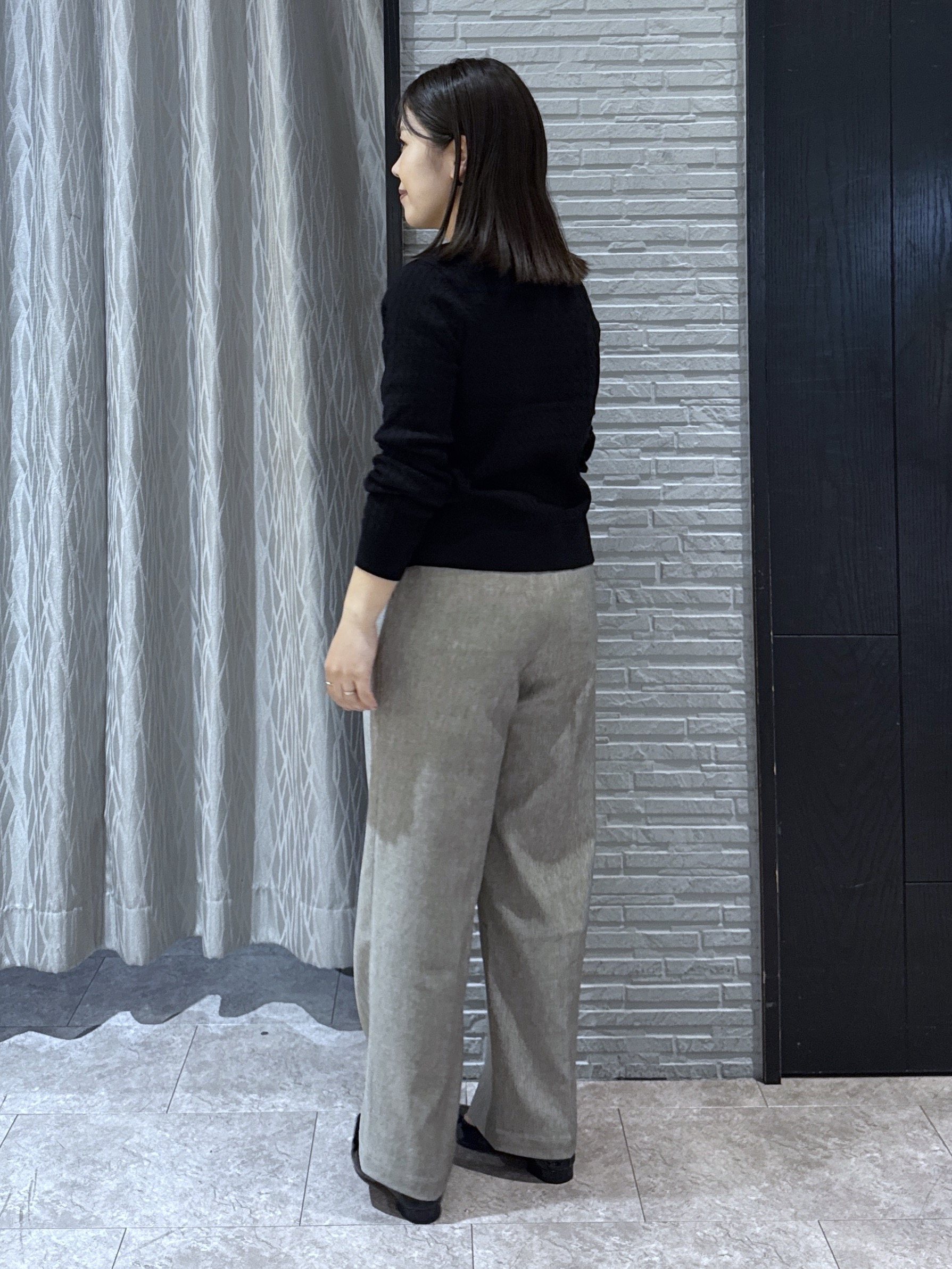 chさんの「THE SHOP TK｜POLO BCS/ケーブルクルーカーディガン」を使ったコーディネート