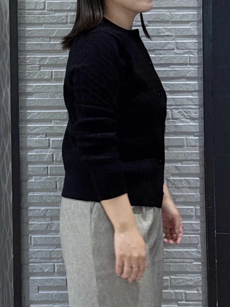 chさんの「THE SHOP TK｜POLO BCS/ケーブルクルーカーディガン」を使ったコーディネート