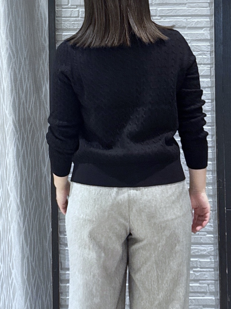 chさんの「THE SHOP TK｜POLO BCS/ケーブルクルーカーディガン」を使ったコーディネート