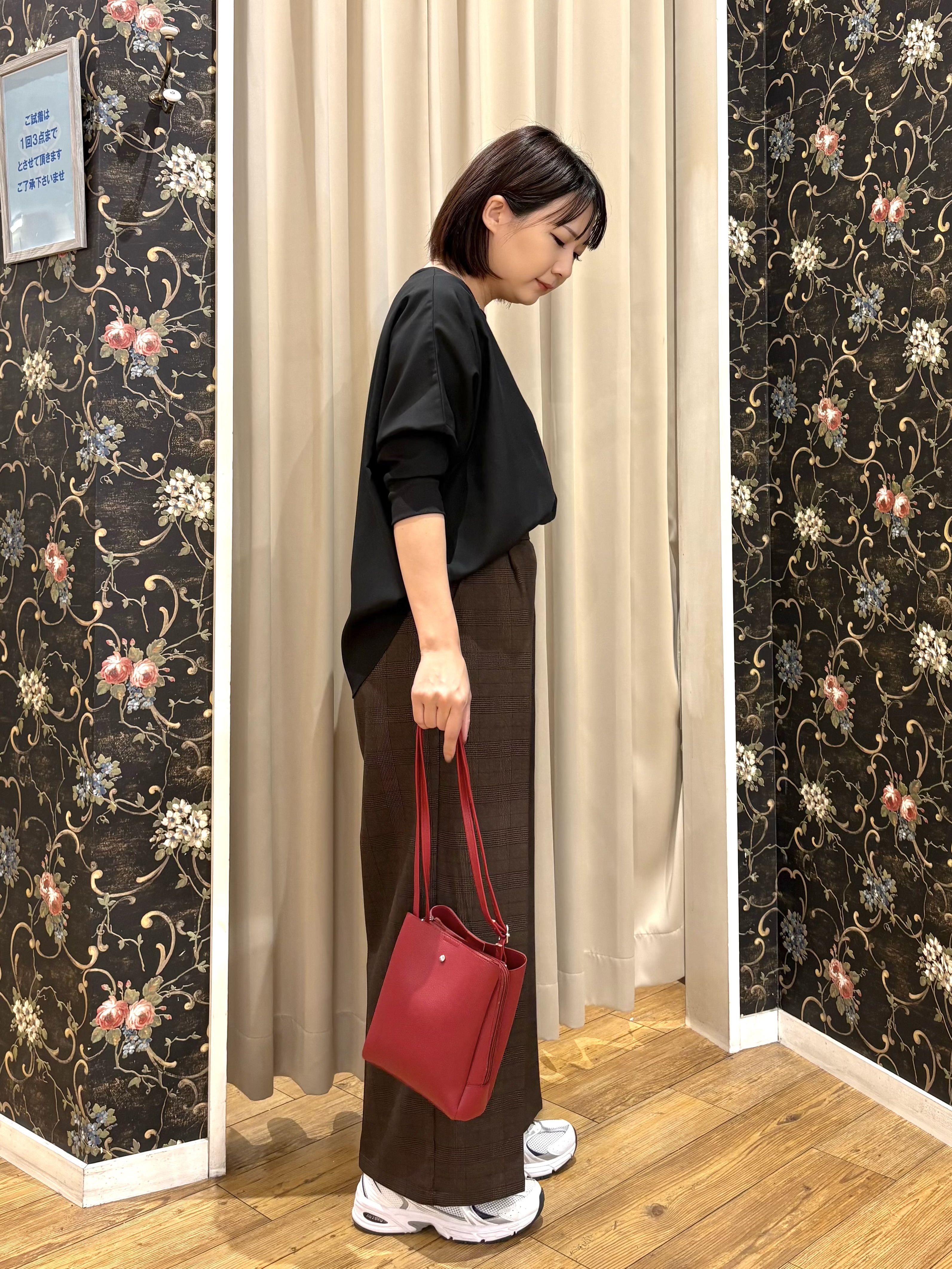 ネリさんの「SHOO･LA･RUE｜【着丈選べる/洗濯後しわになりにくい】インせず着られる ドルマンブラウス」を使ったコーディネート