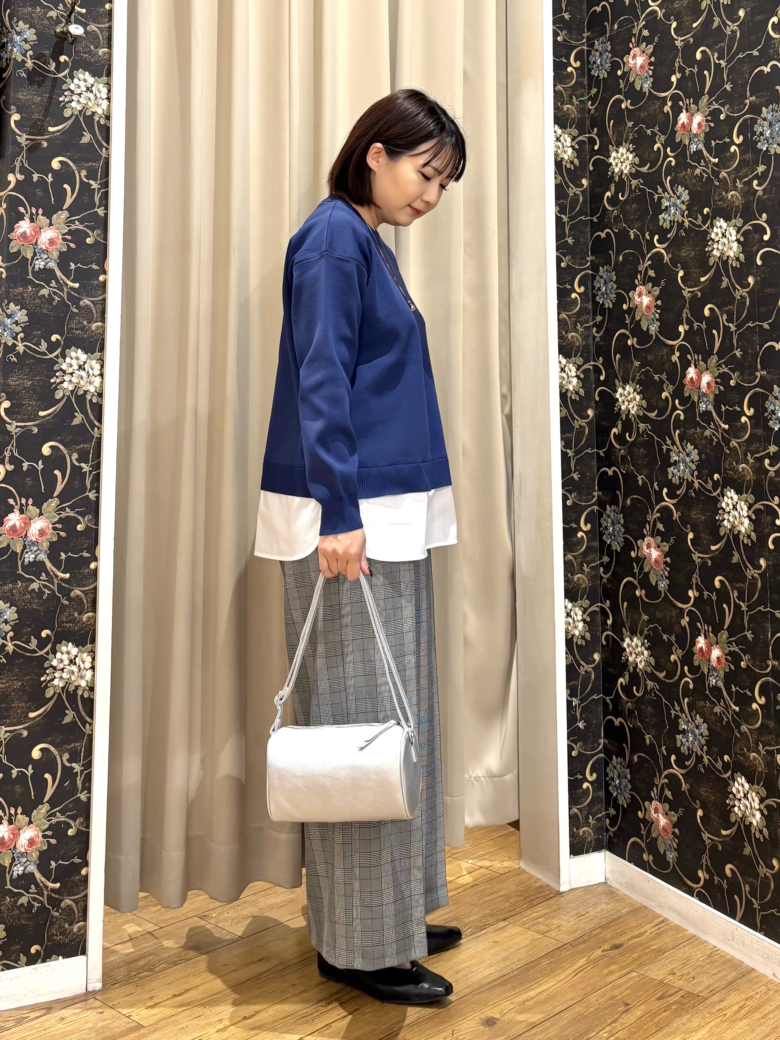 ネリさんの「SHOO･LA･RUE｜【S-LL】着るだけできまる シャツレイヤード風 スポンディッシュニット」を使ったコーディネート