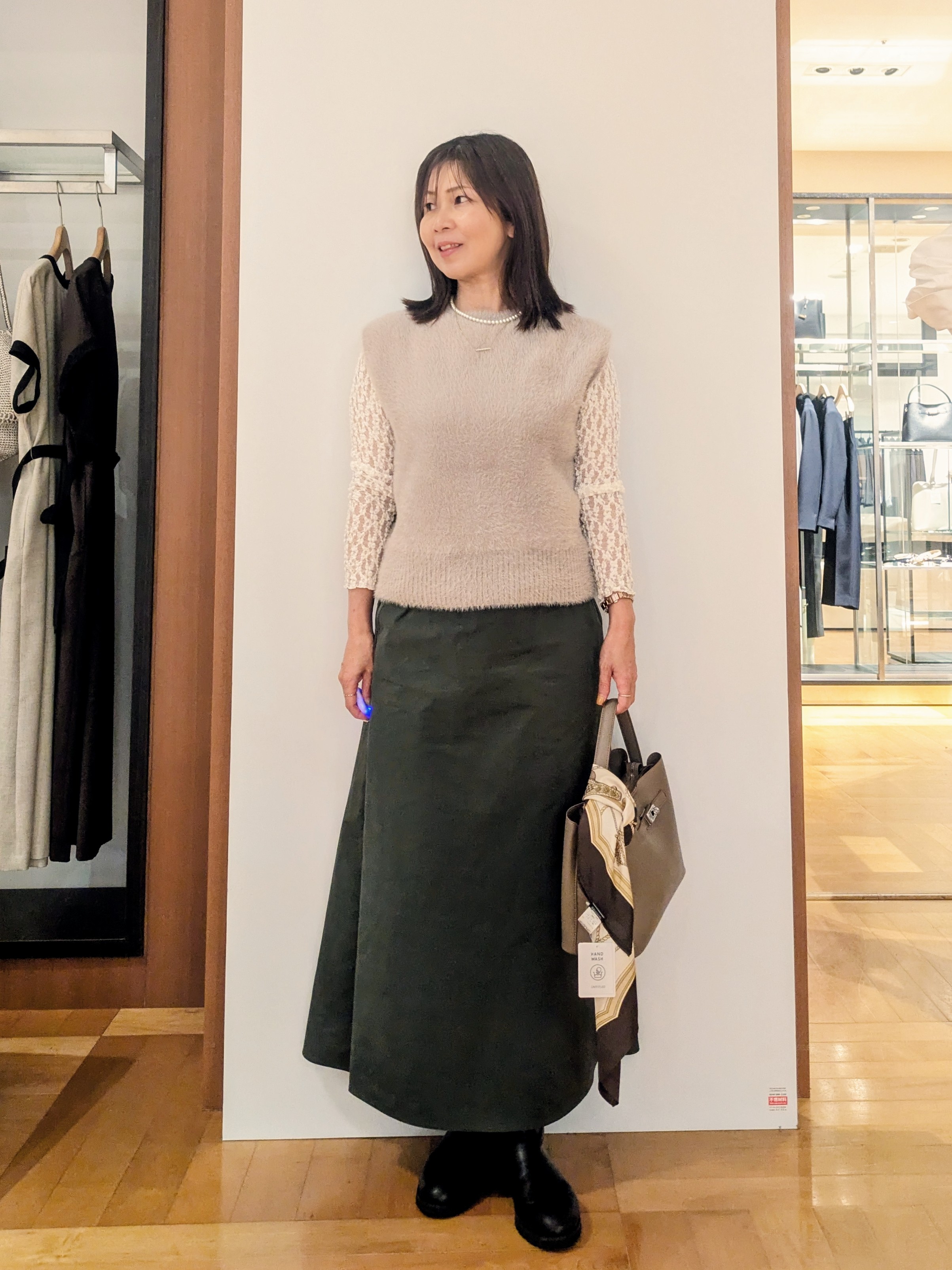 laverさんの「UNTITLED｜【羽織りのインナーに】レースプルオーバー」を使ったコーディネート
