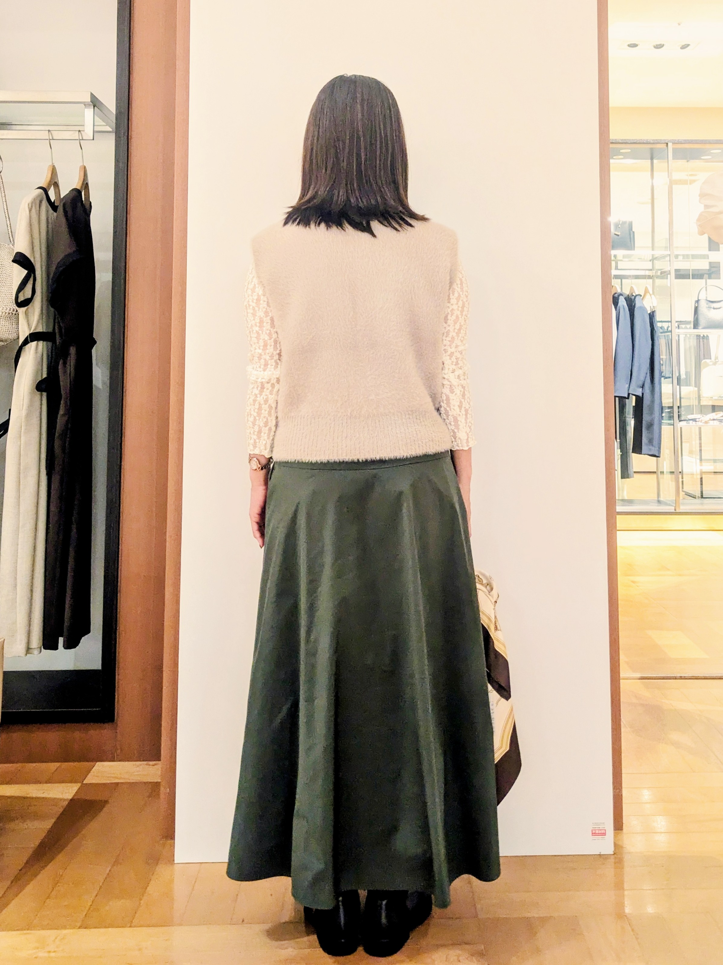 laverさんの「UNTITLED｜【羽織りのインナーに】レースプルオーバー」を使ったコーディネート