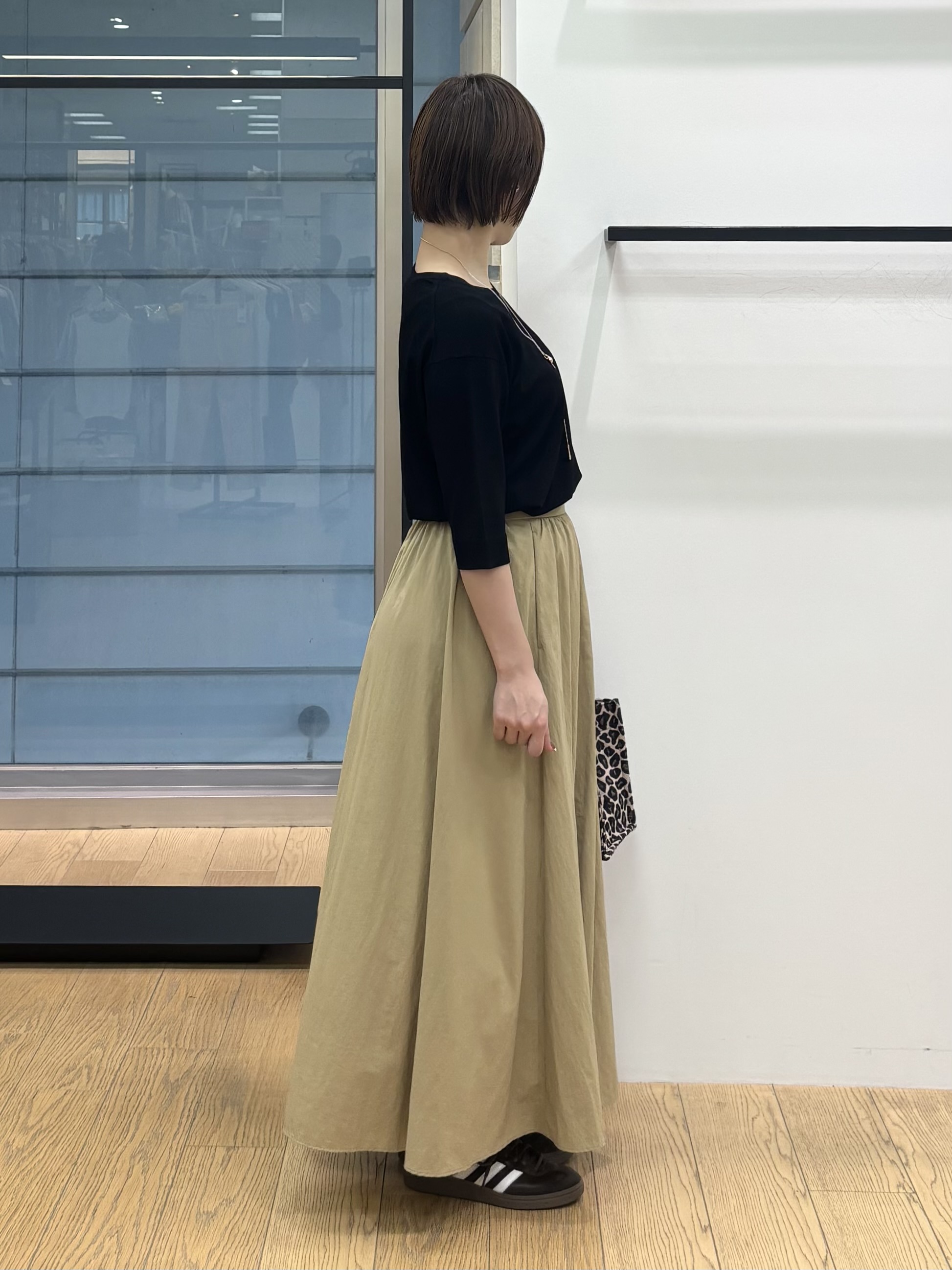 asamiさんの「INDIVI｜【2点セット】5分袖ニット＆カーディガン きれいめアンサンブルニット」を使ったコーディネート
