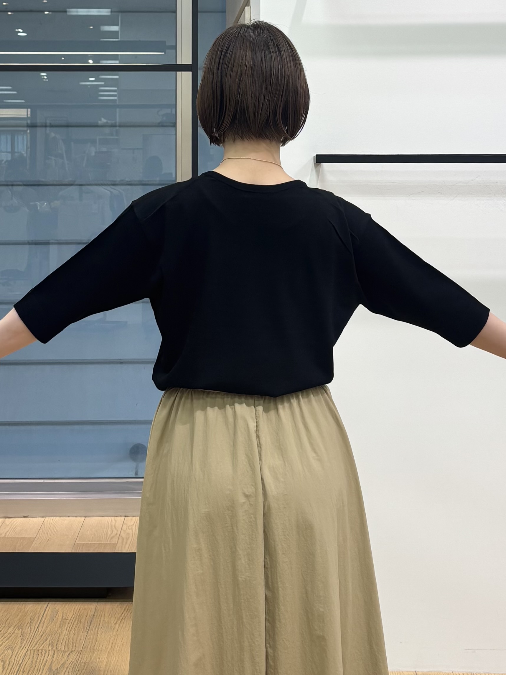 asamiさんの「INDIVI｜【2点セット】5分袖ニット＆カーディガン きれいめアンサンブルニット」を使ったコーディネート