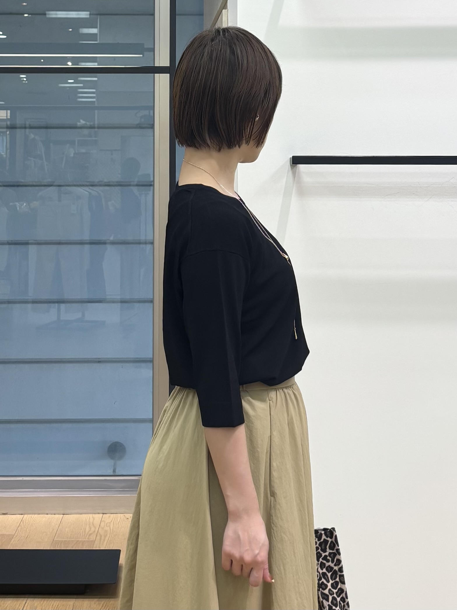 asamiさんの「INDIVI｜【2点セット】5分袖ニット＆カーディガン きれいめアンサンブルニット」を使ったコーディネート