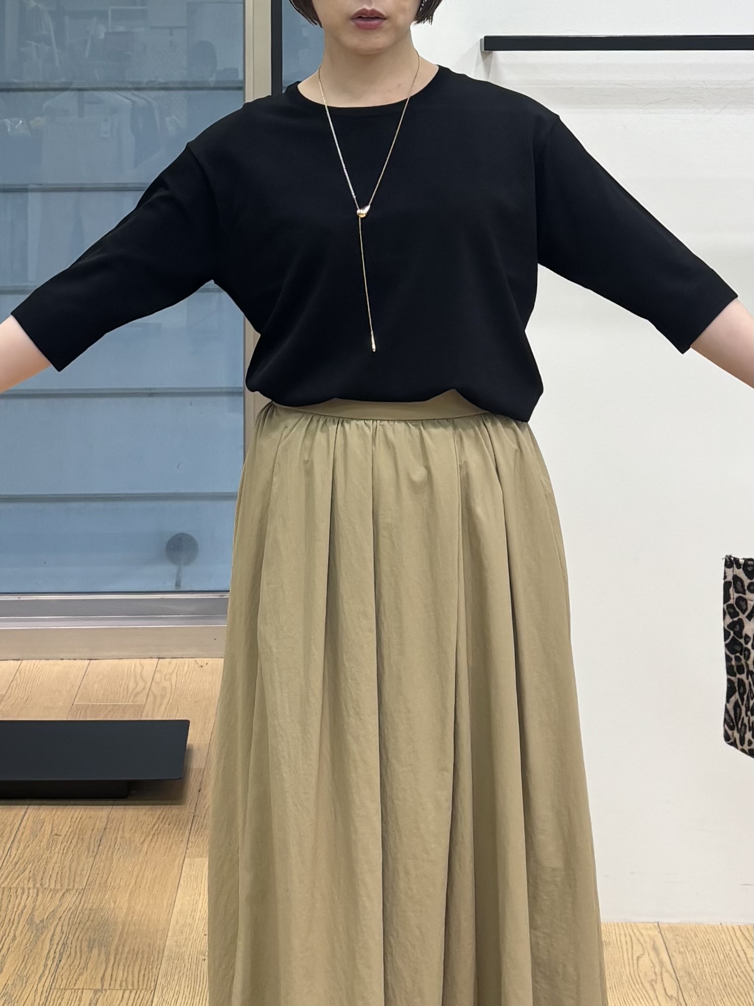 asamiさんの「INDIVI｜【2点セット】5分袖ニット＆カーディガン きれいめアンサンブルニット」を使ったコーディネート